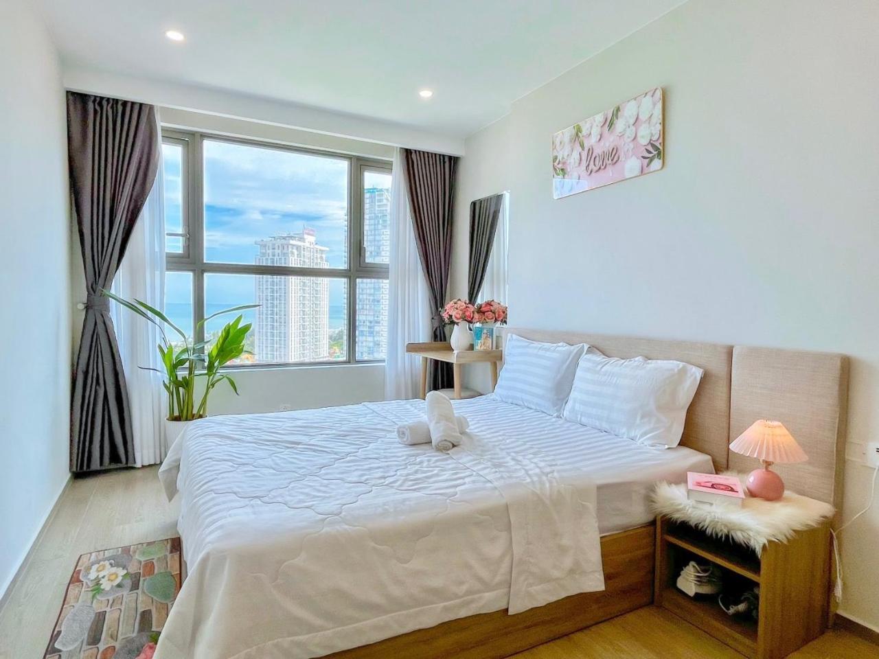Three-Bedroom Apartment with Sea View - Photo 42
