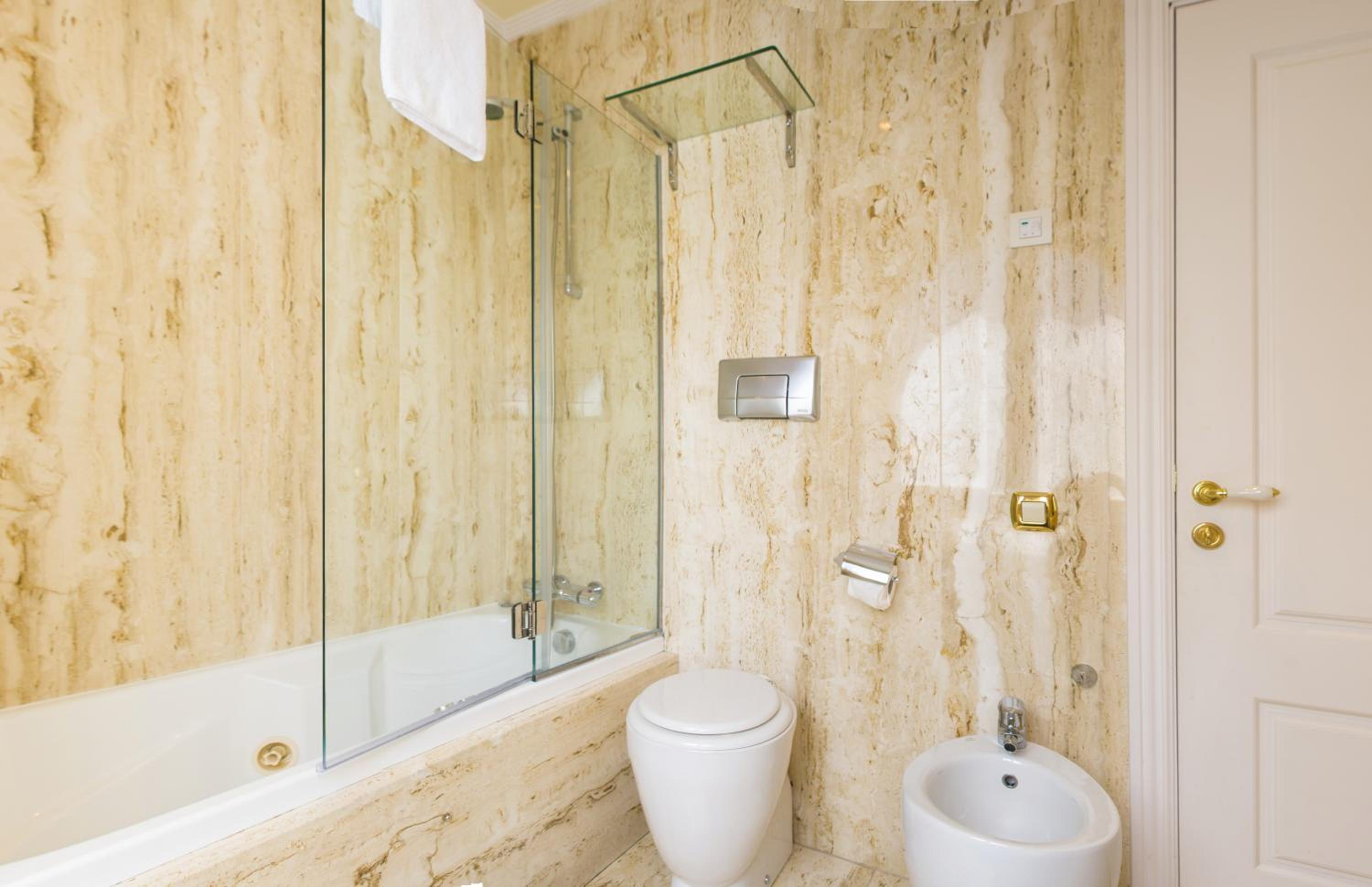 Double Room - Photo 2