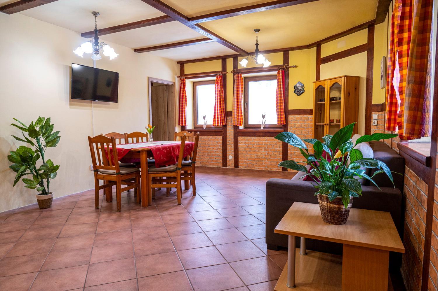 Apartment - Ground Floor - Photo 1