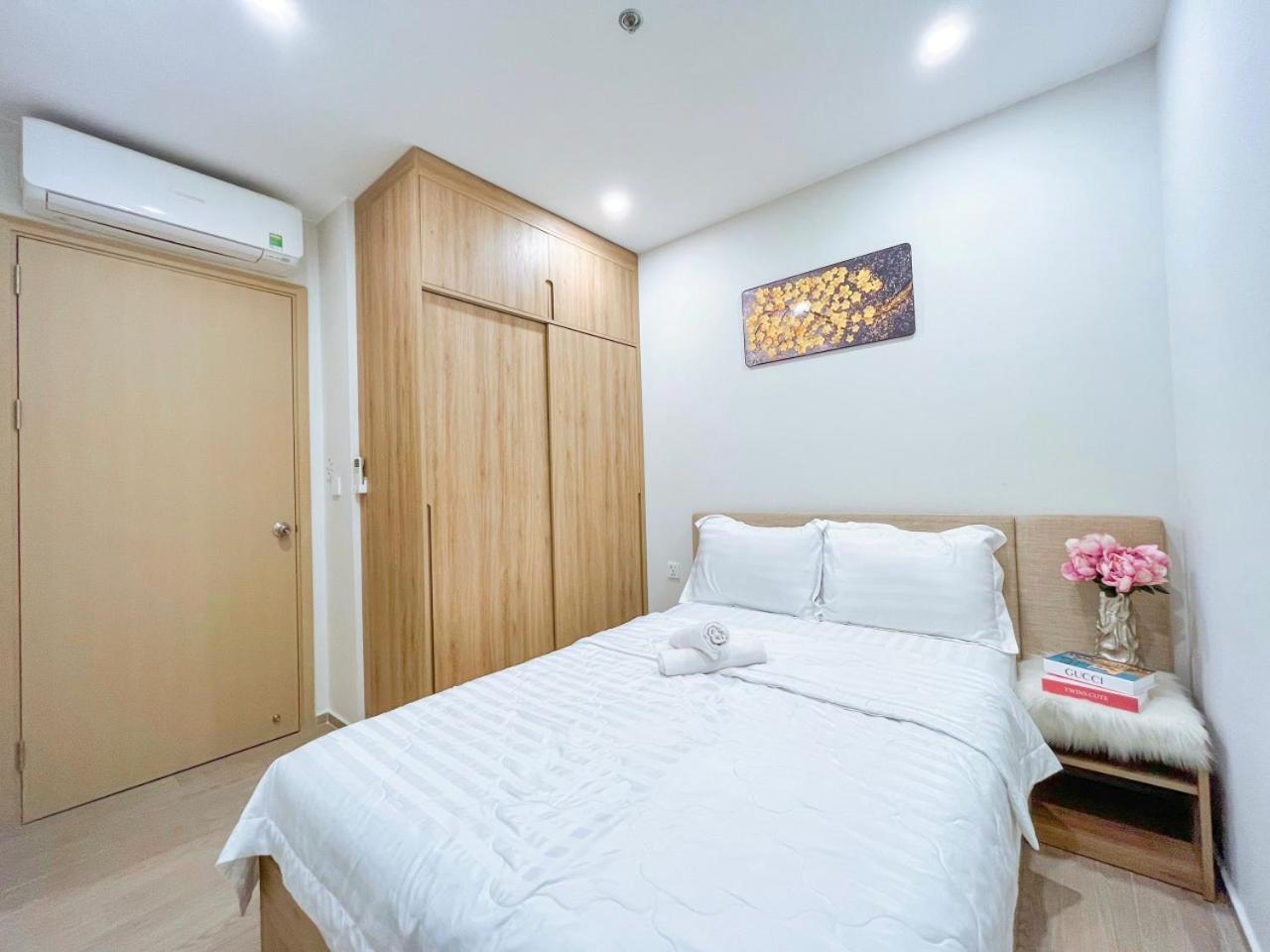 Three-Bedroom Apartment with Sea View - Photo 50
