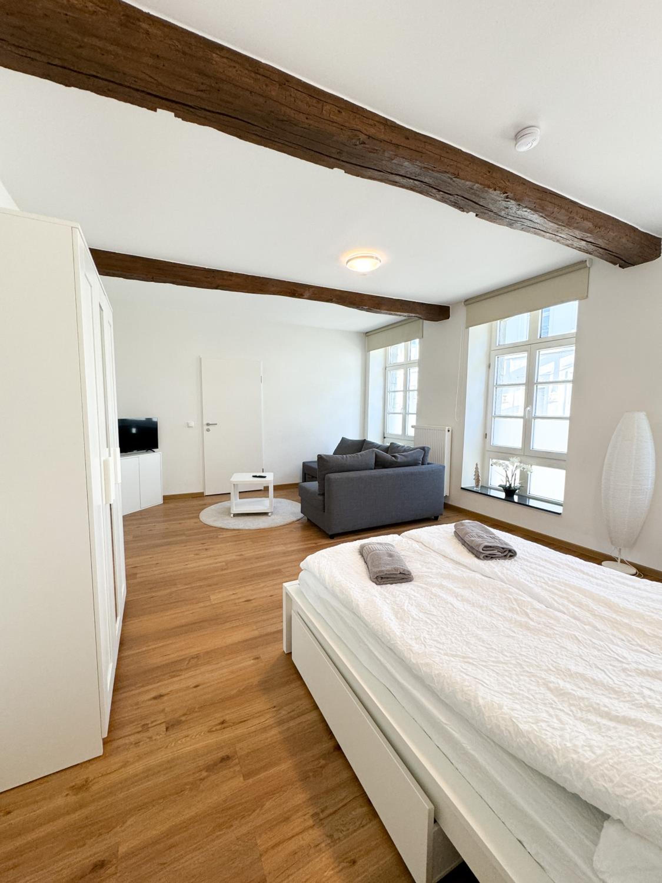 One-Bedroom Apartment photo 1