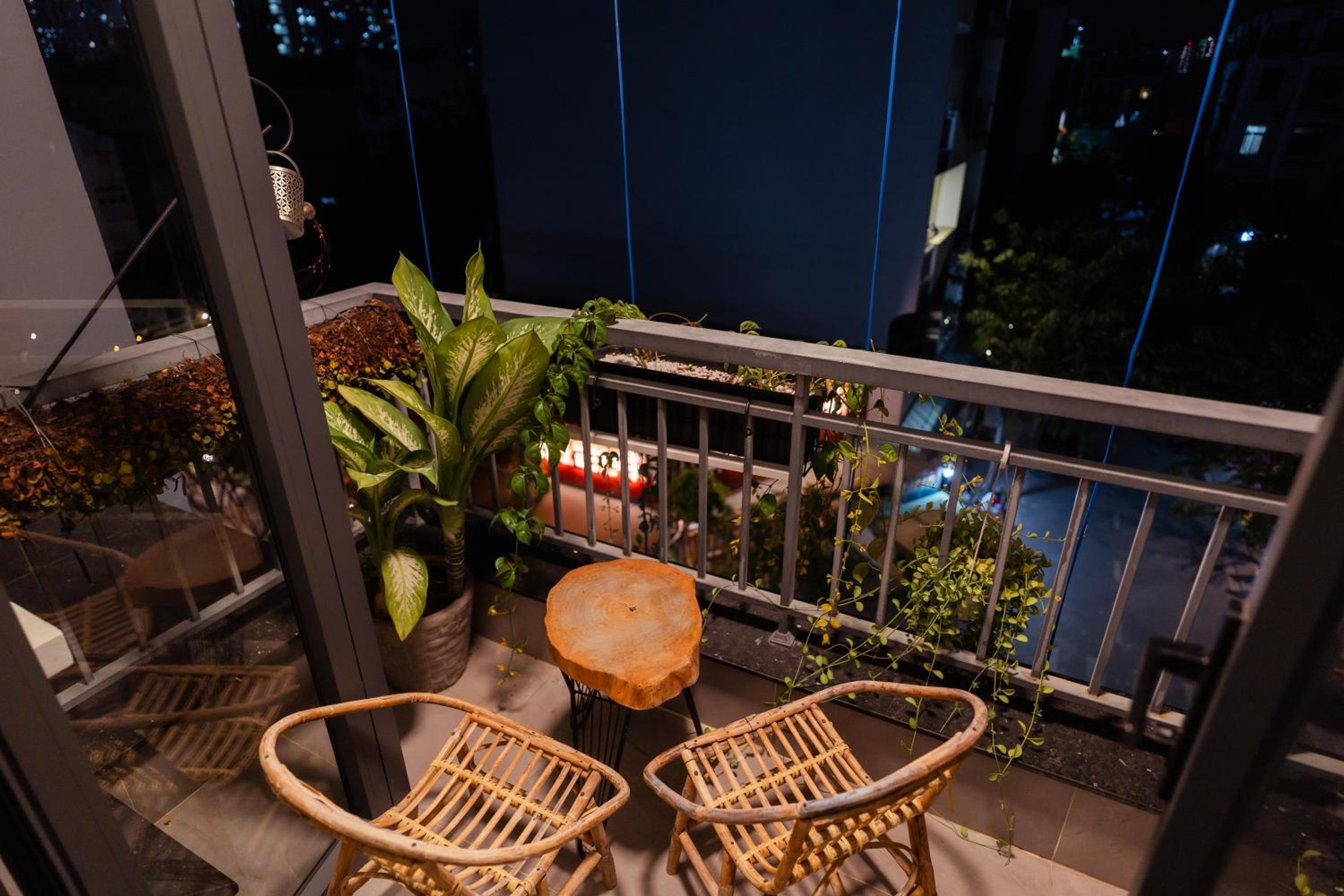 King Room with Balcony - Photo 27