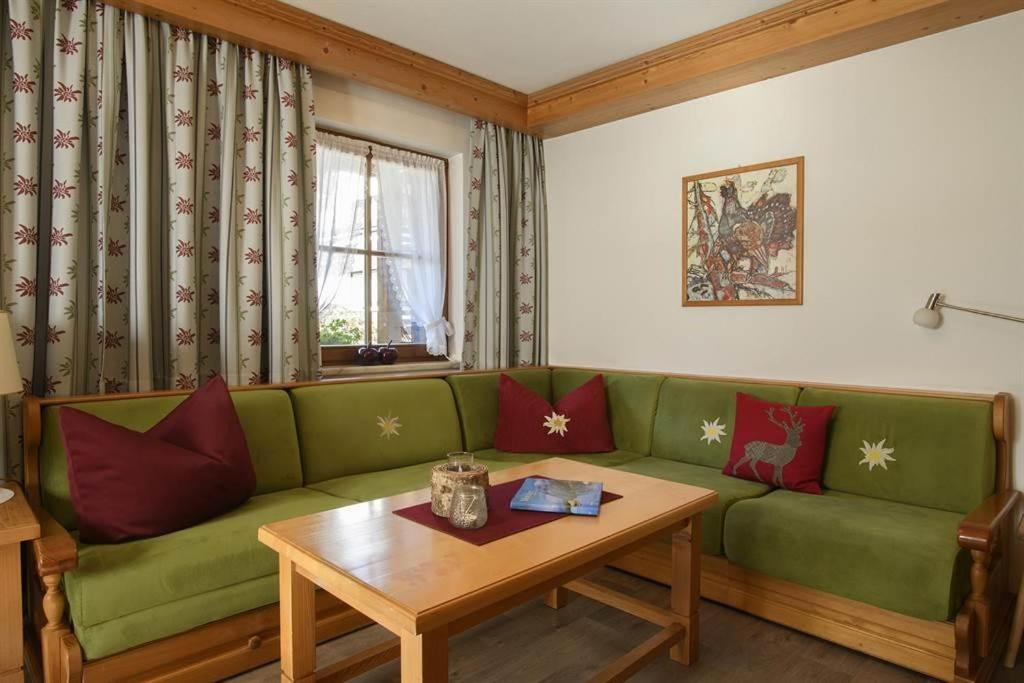 Two-Bedroom Apartment with Bath photo 3