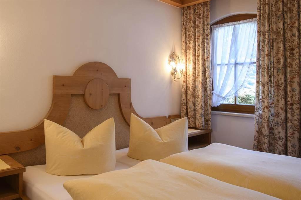 Two-Bedroom Apartment with Bath photo 2