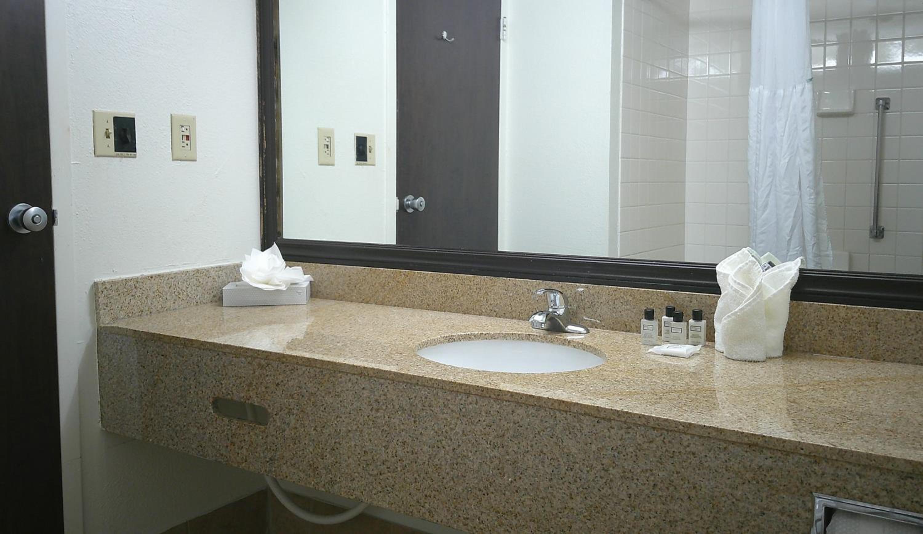 Standard King Room - Photo 3