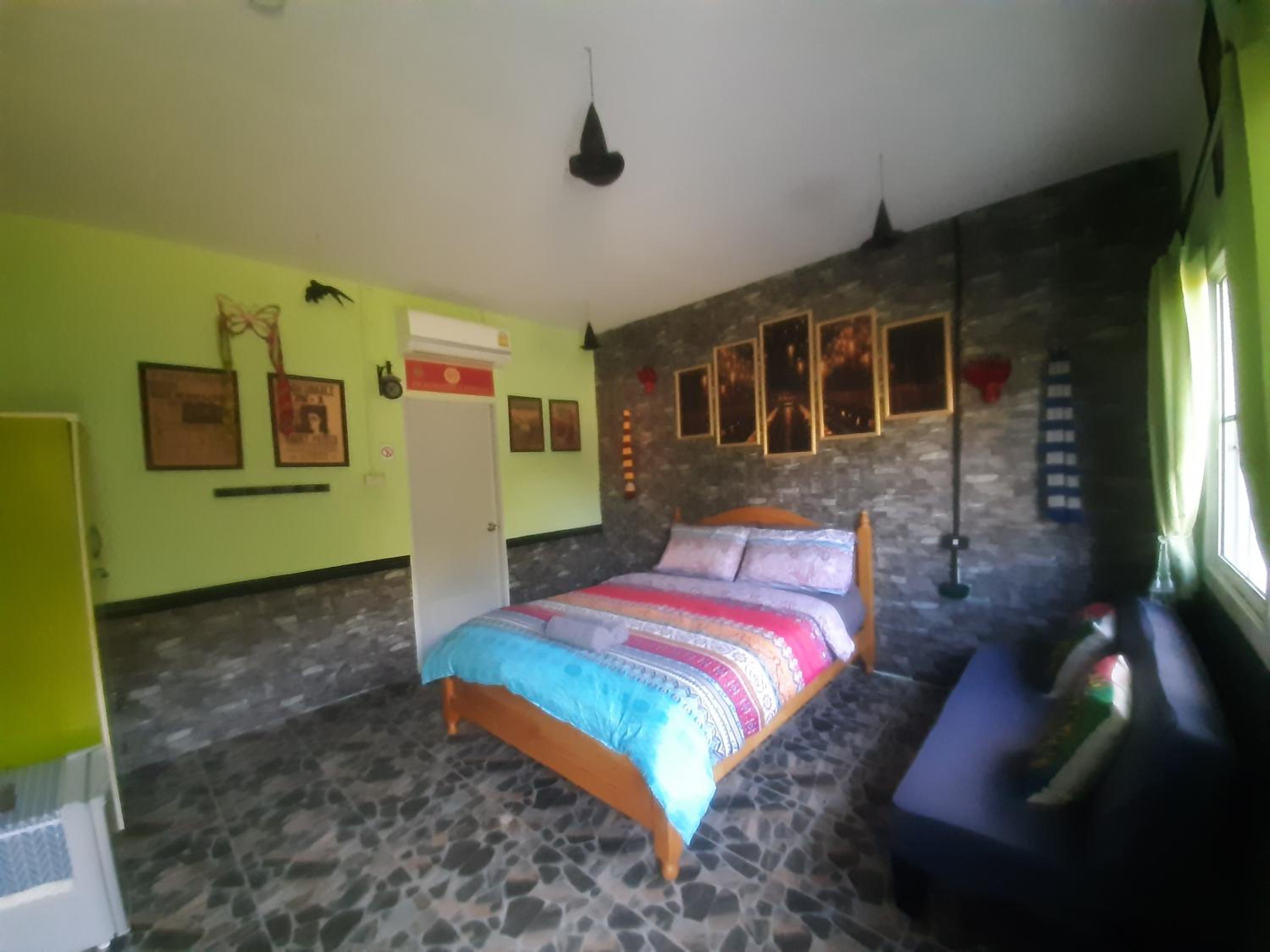 Queen Room with Garden View - Photo 1