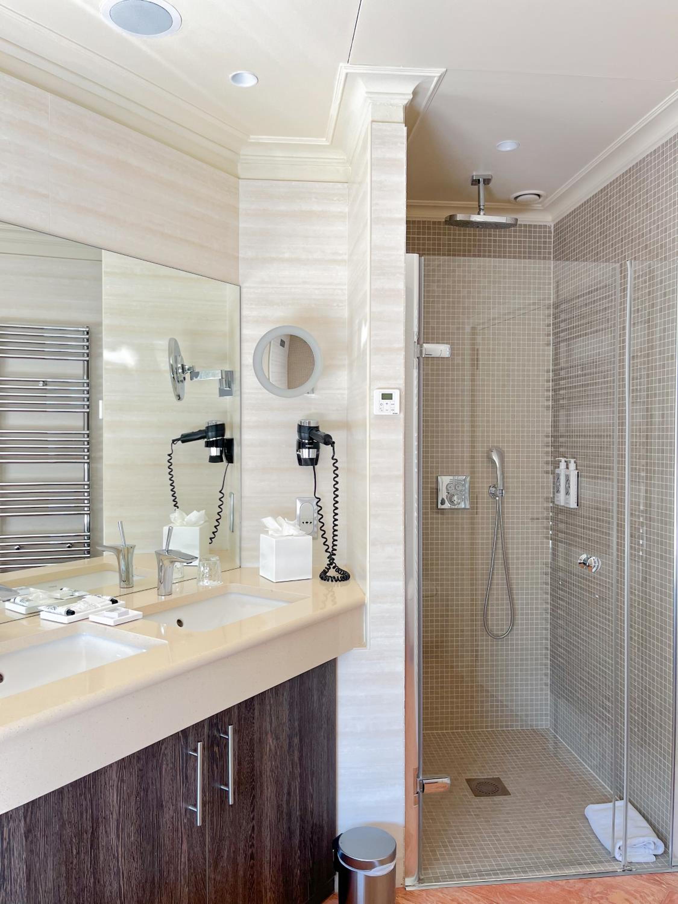 Suite Mediterranée with Sea View - Photo 10