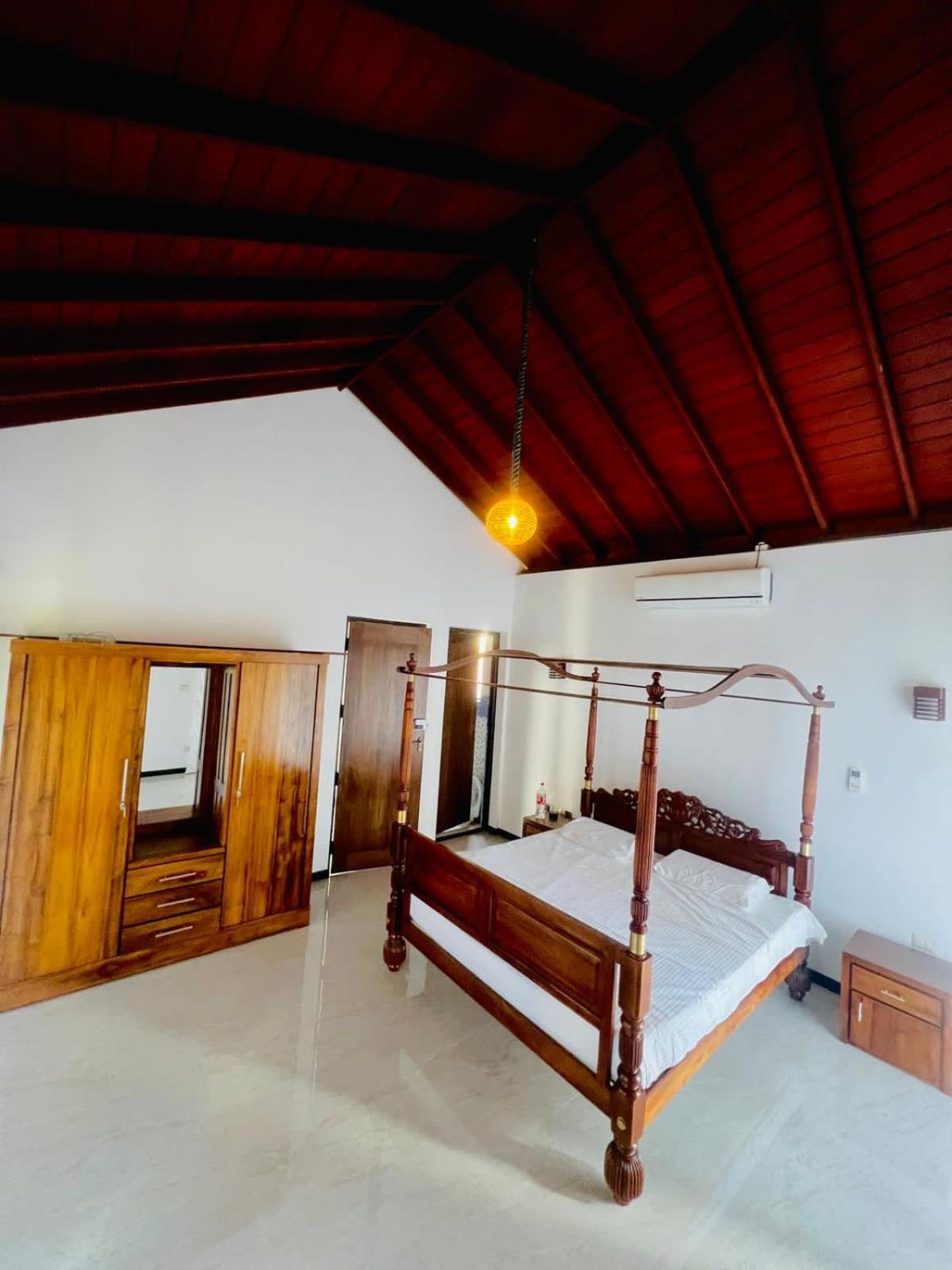 Deluxe King Room photo 1