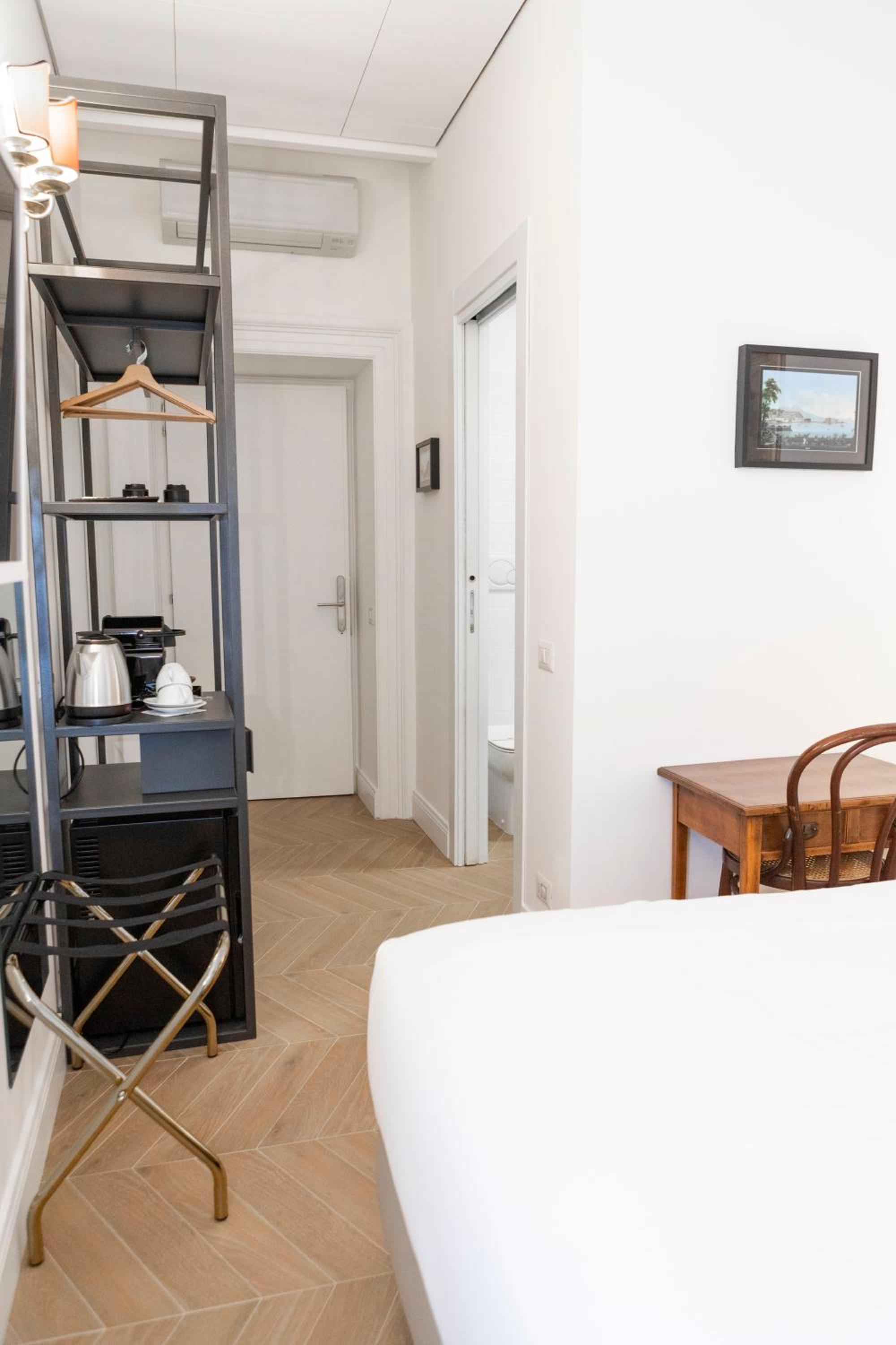 Economy Double Room photo 2