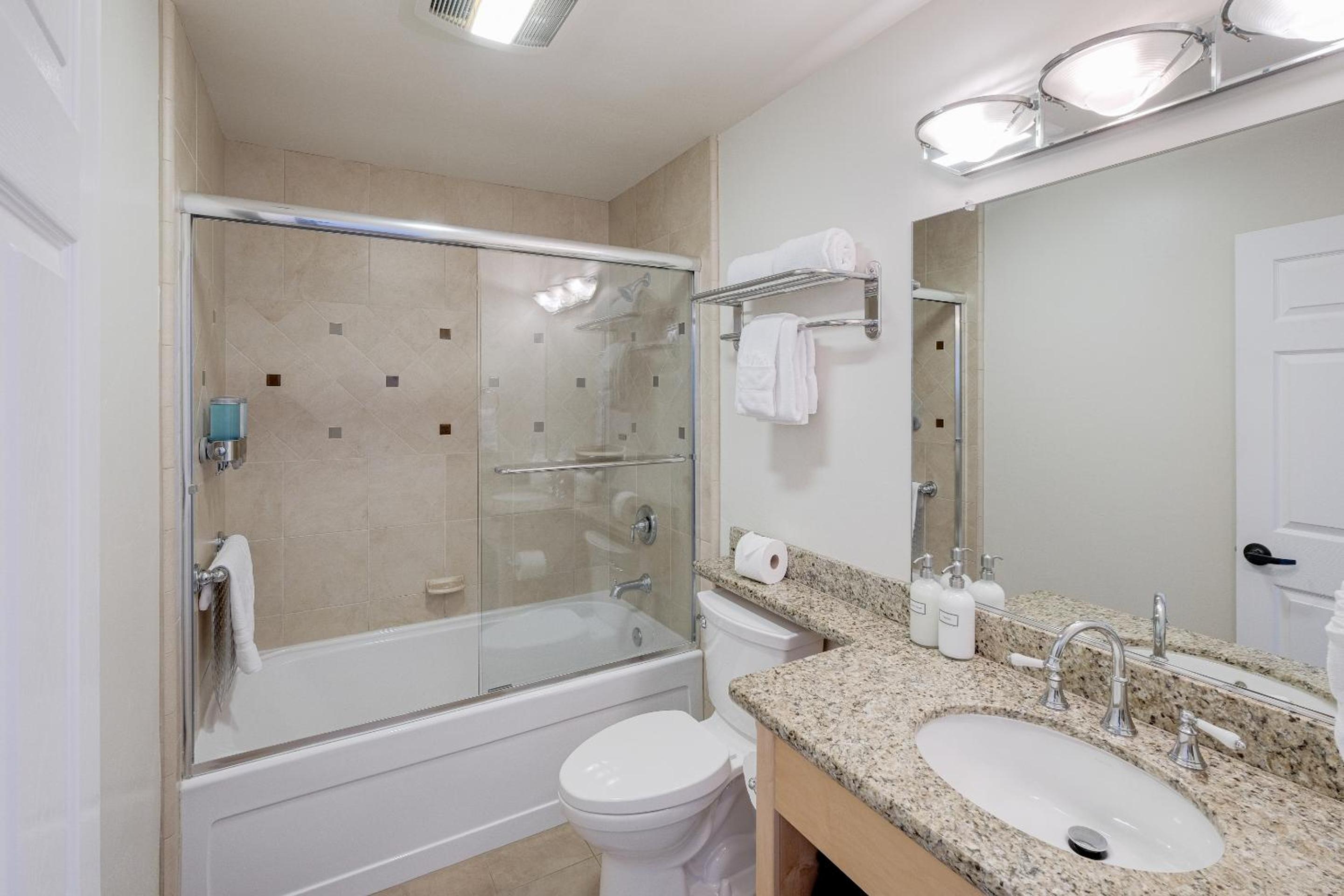 Deluxe King Room photo 3