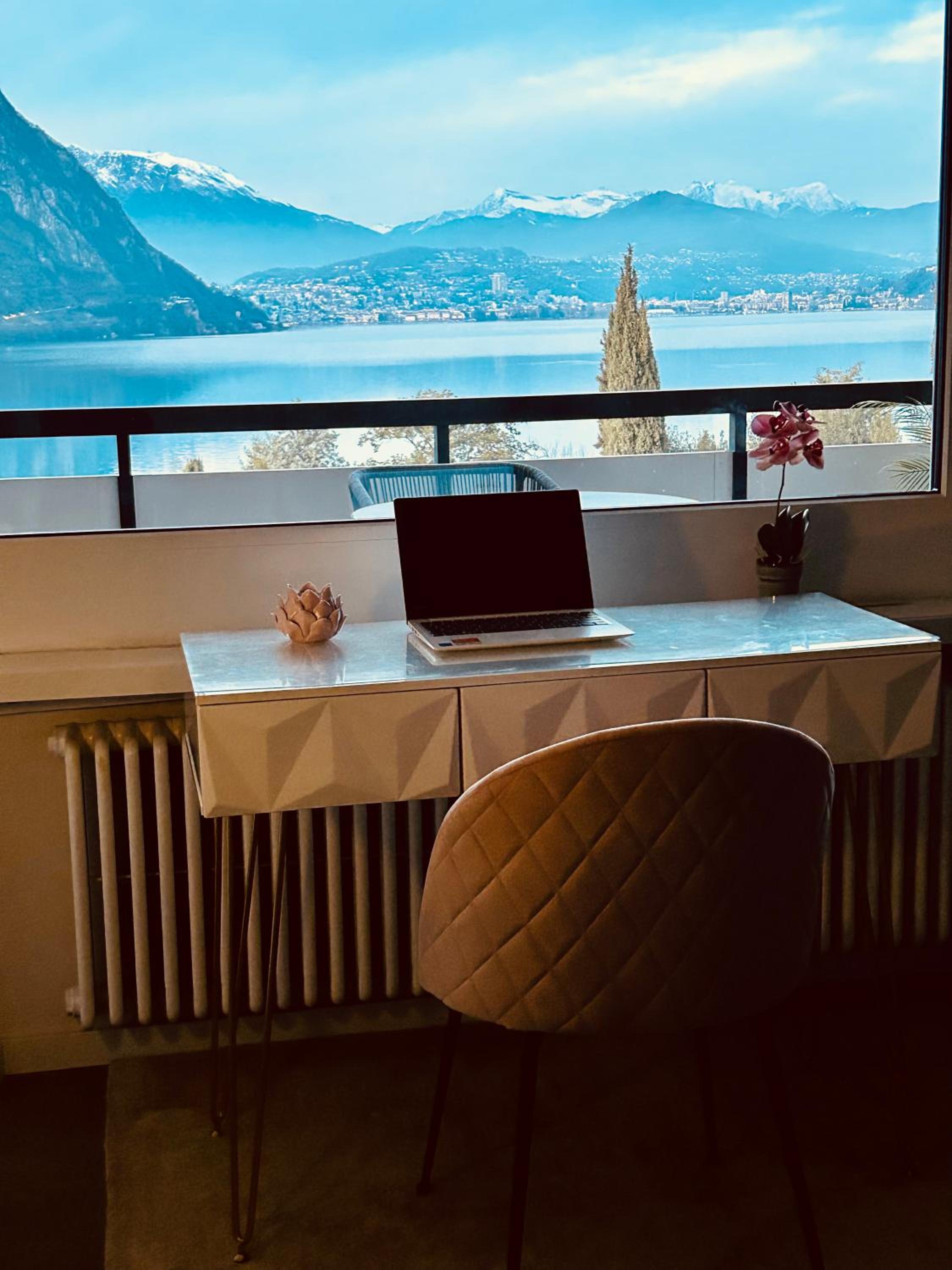 Apartment with Lake View photo 3