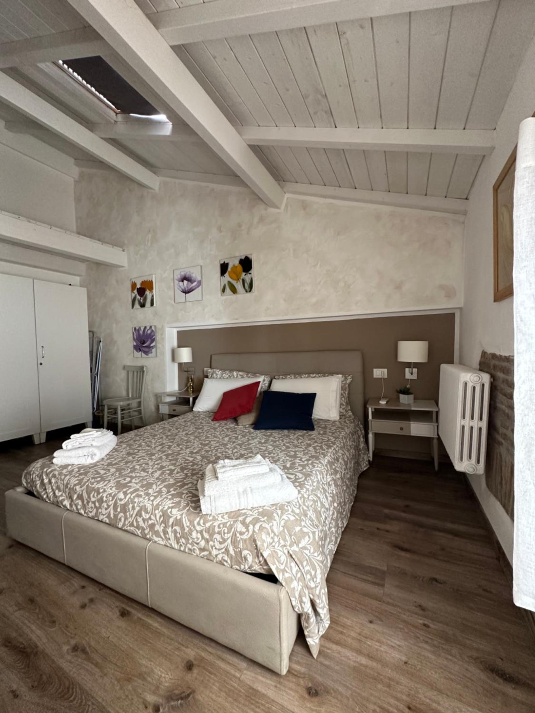Two-Bedroom Apartment - Photo 11
