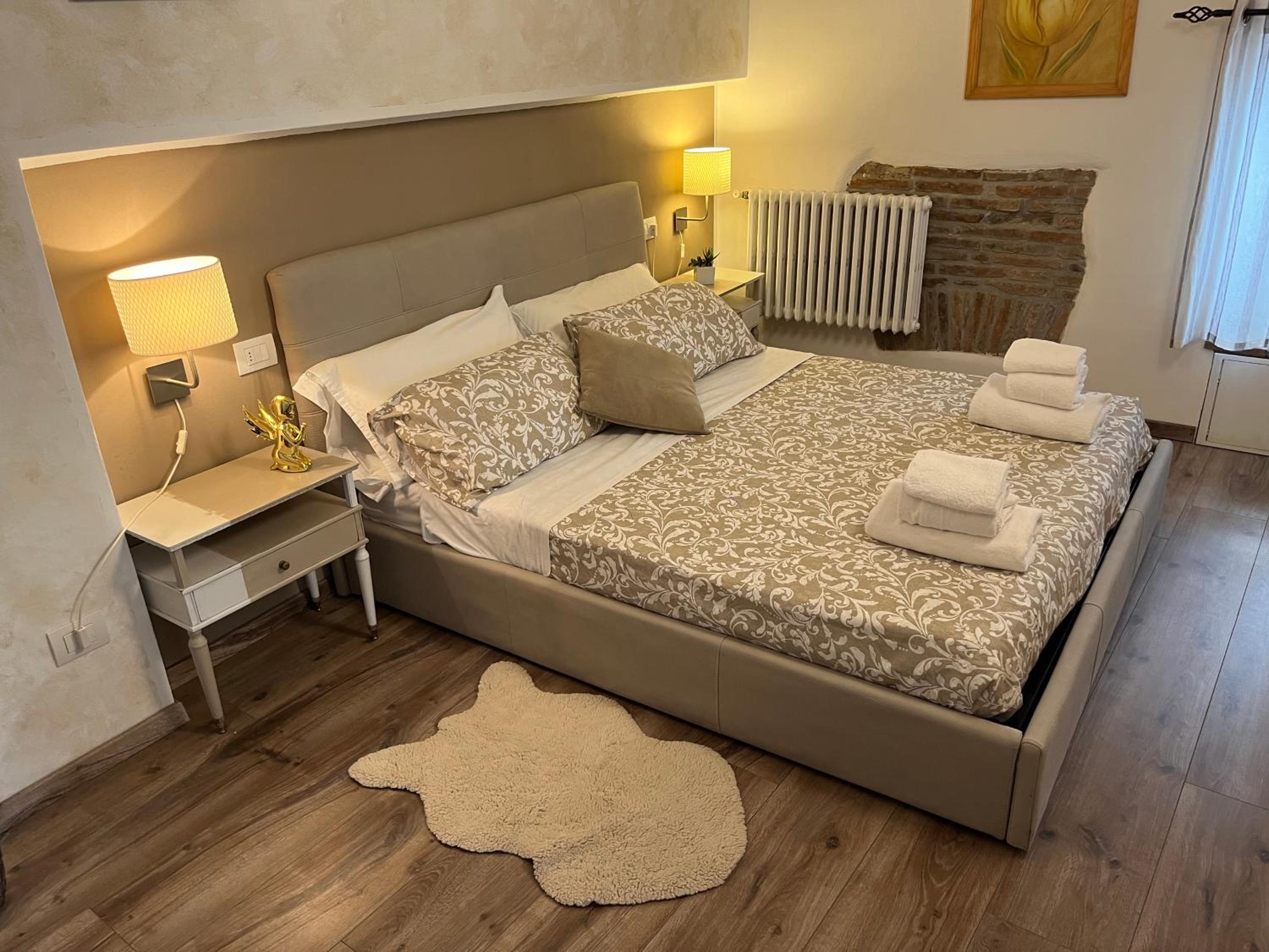 Two-Bedroom Apartment - Photo 2