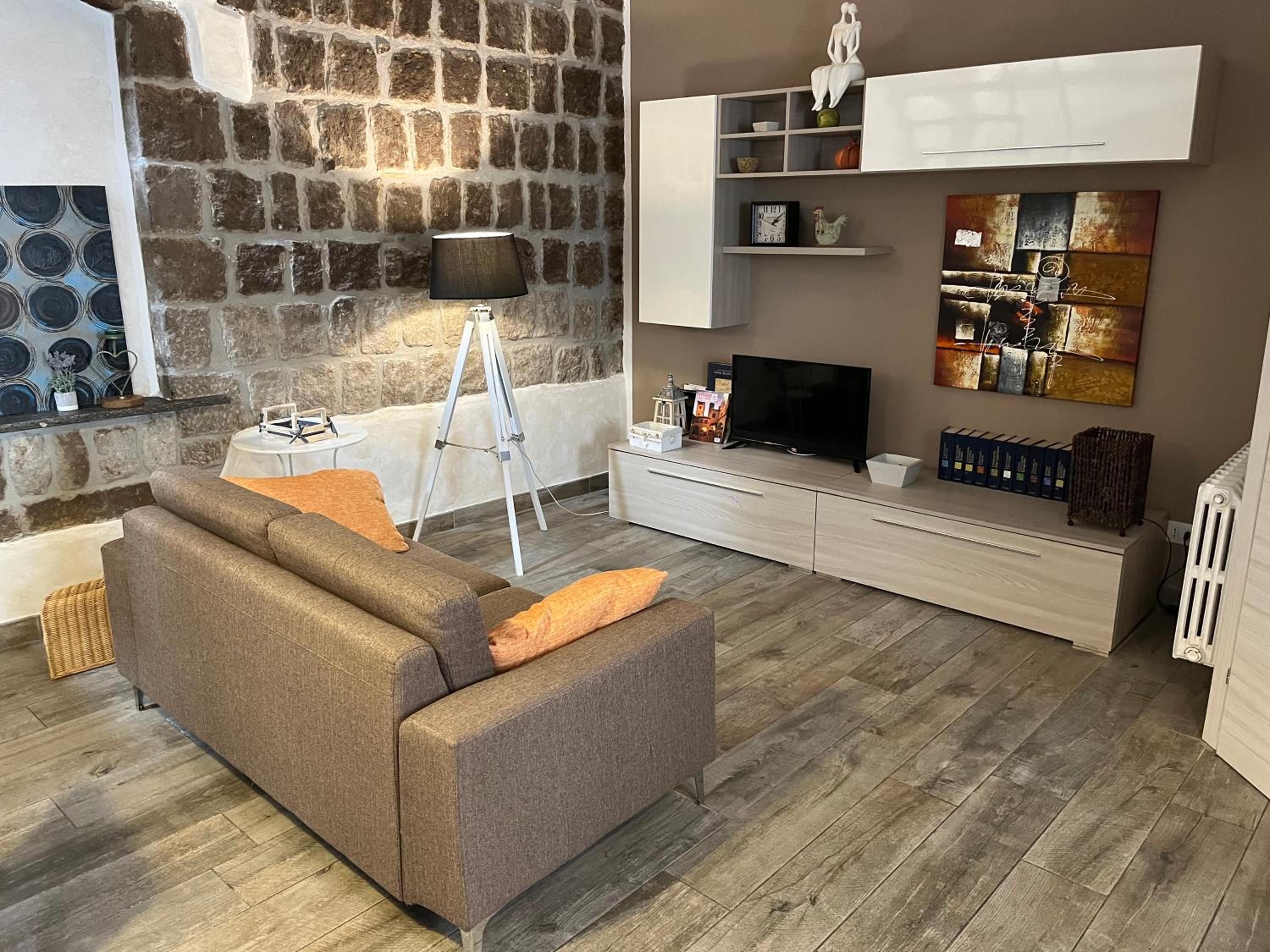 Two-Bedroom Apartment - Photo 18