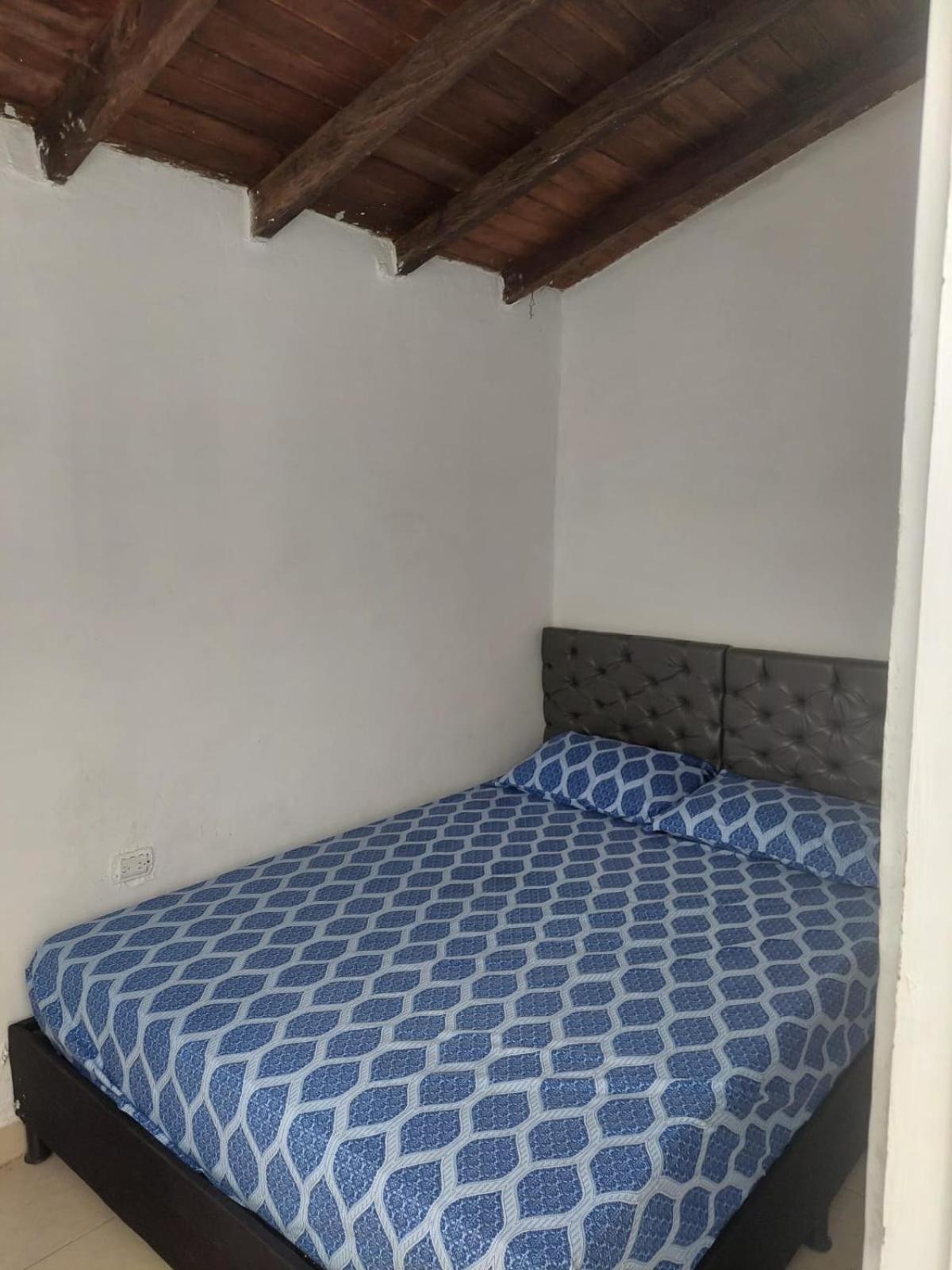One-Bedroom House photo 1