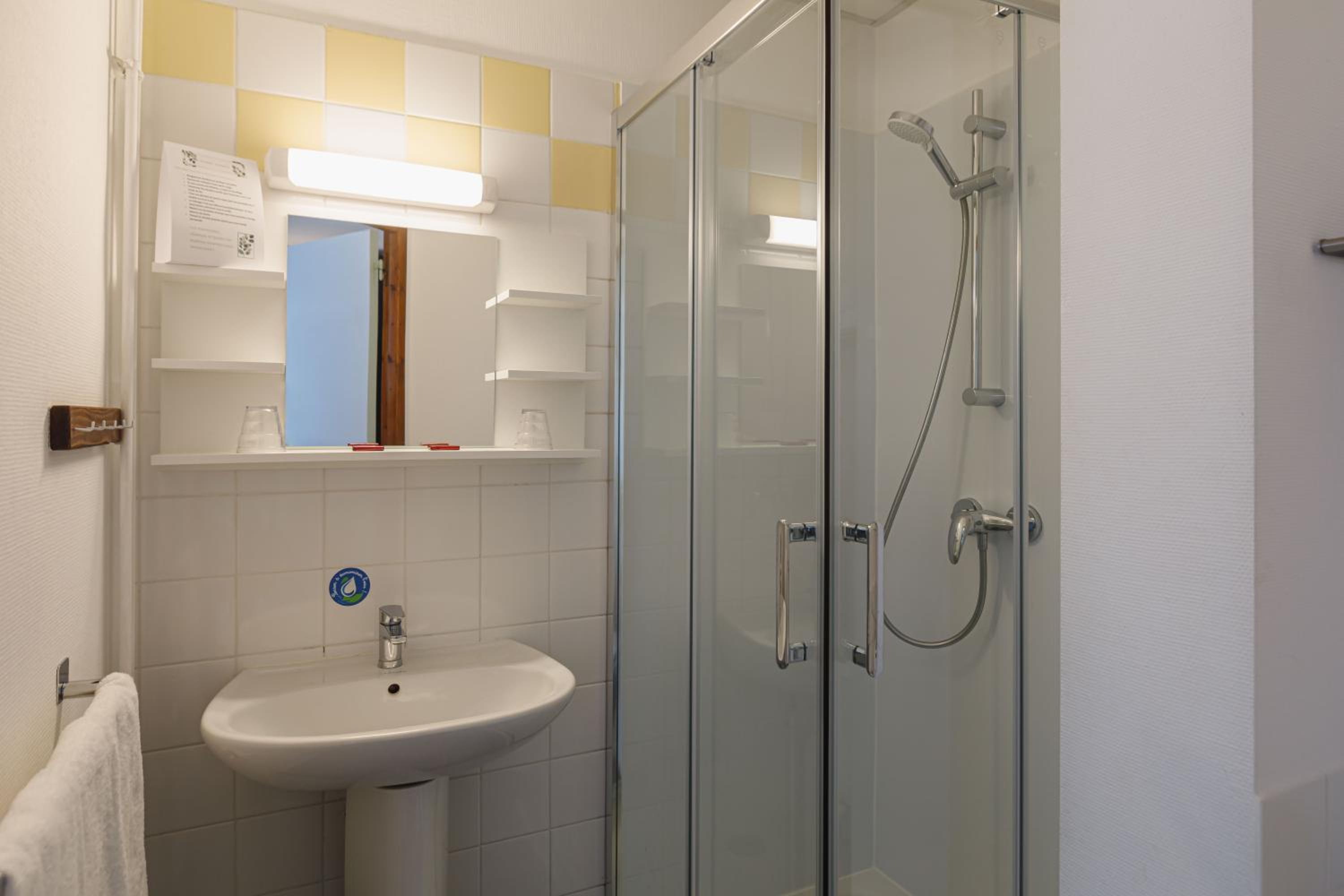 Double or Twin Room photo 3