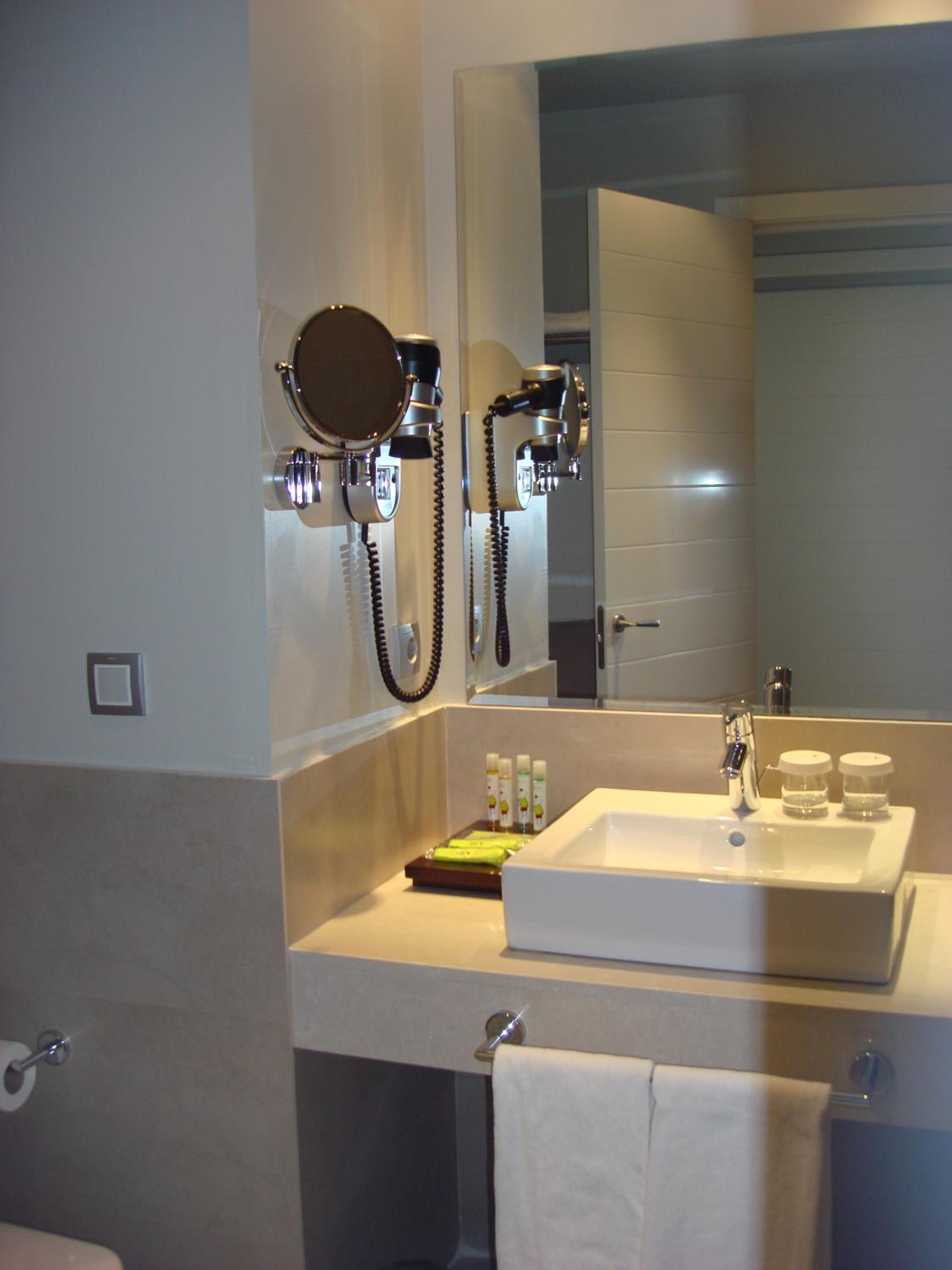 Double Room - Photo 6