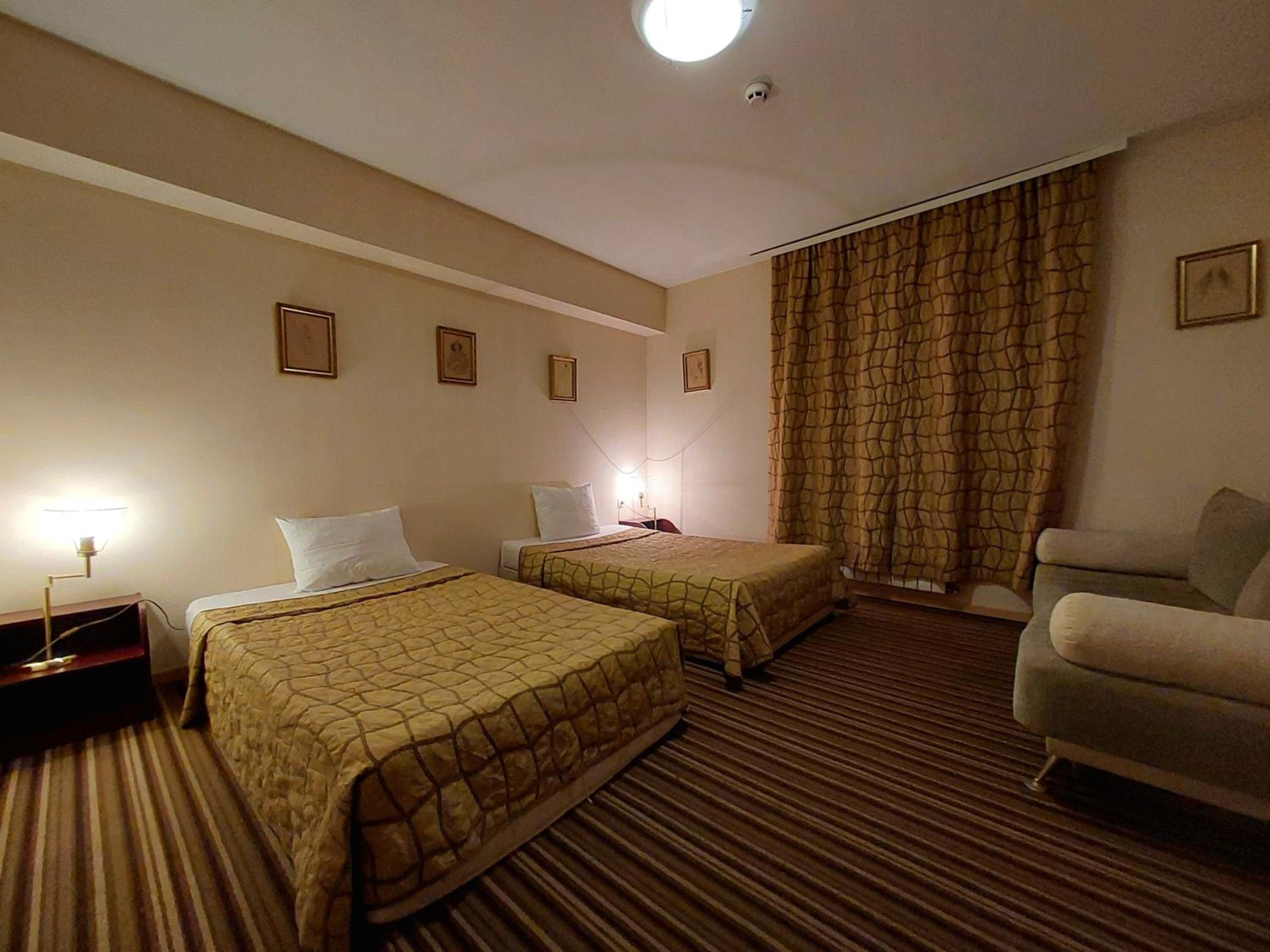 Standard Double or Twin Room photo 3
