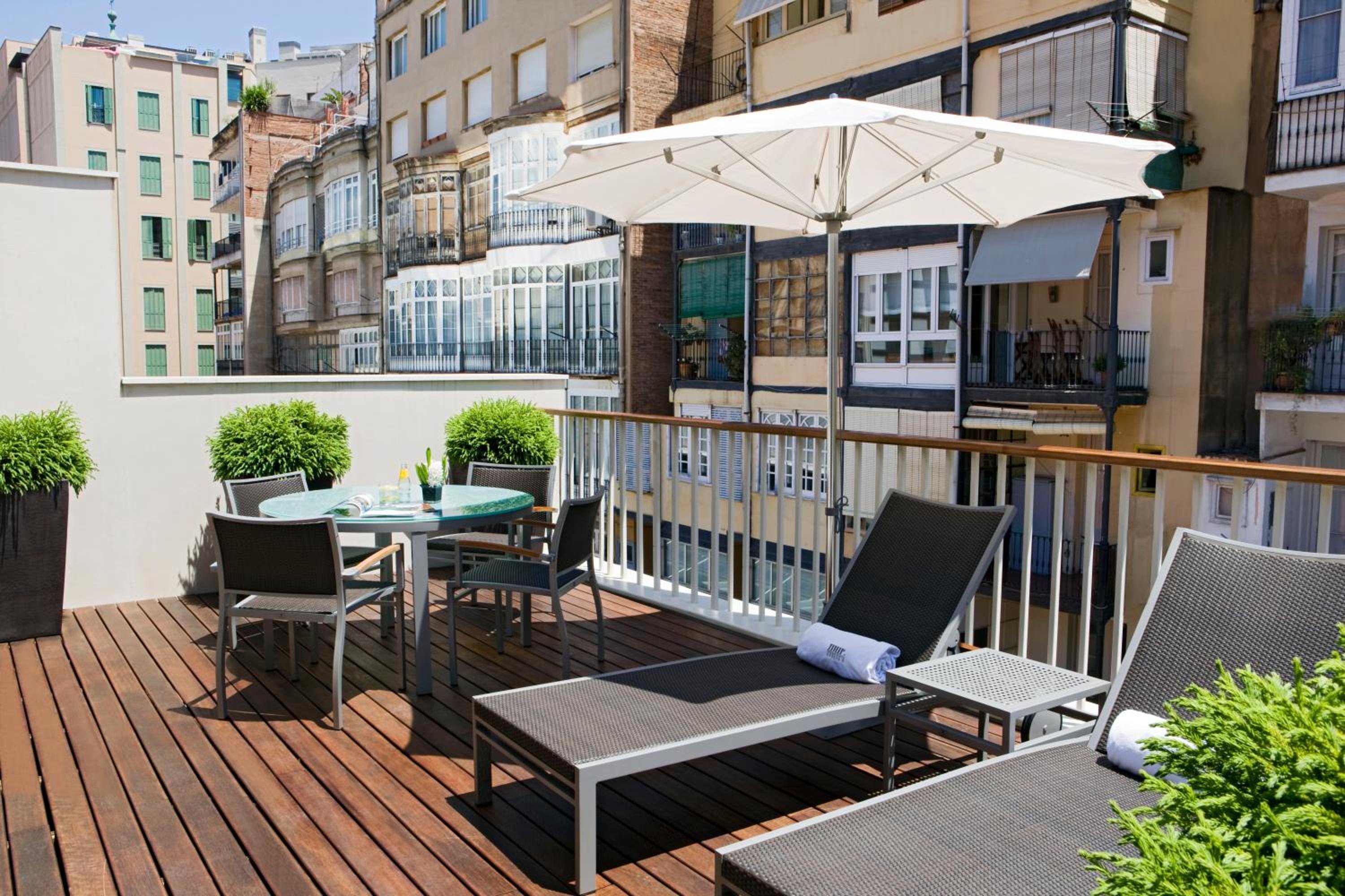 Apartment with Terrace photo 2
