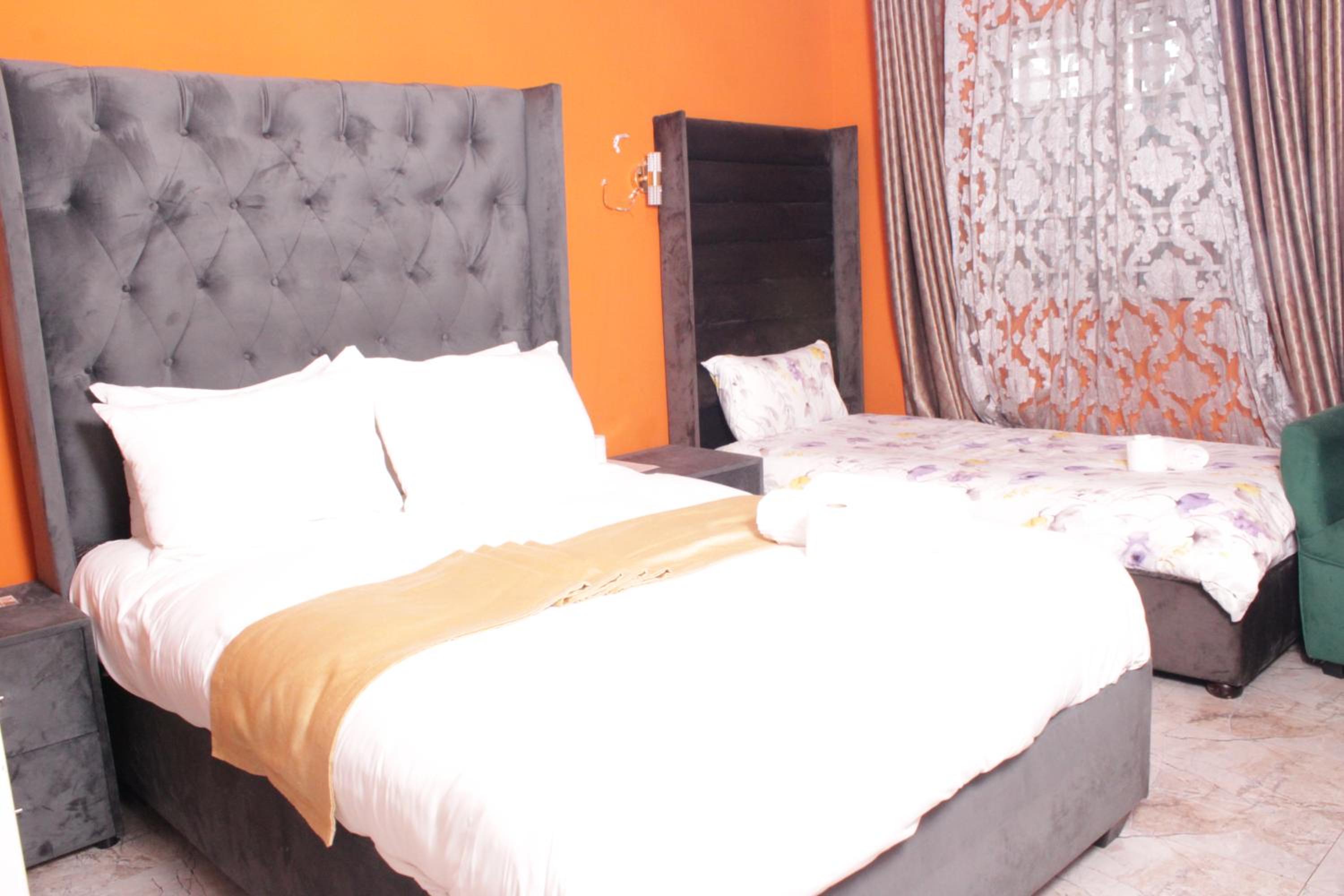 Deluxe Family Room