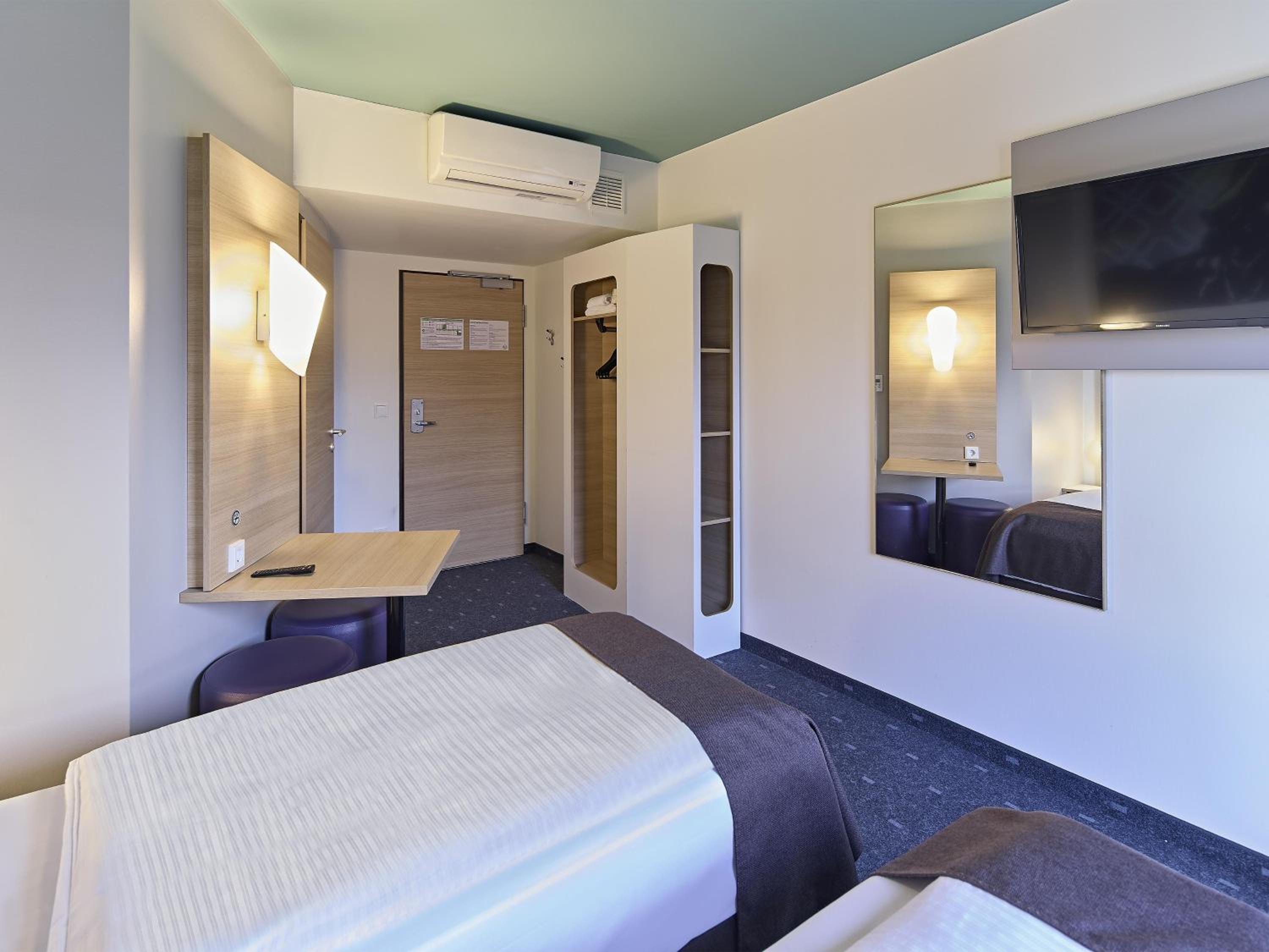 Twin Room - Photo 3