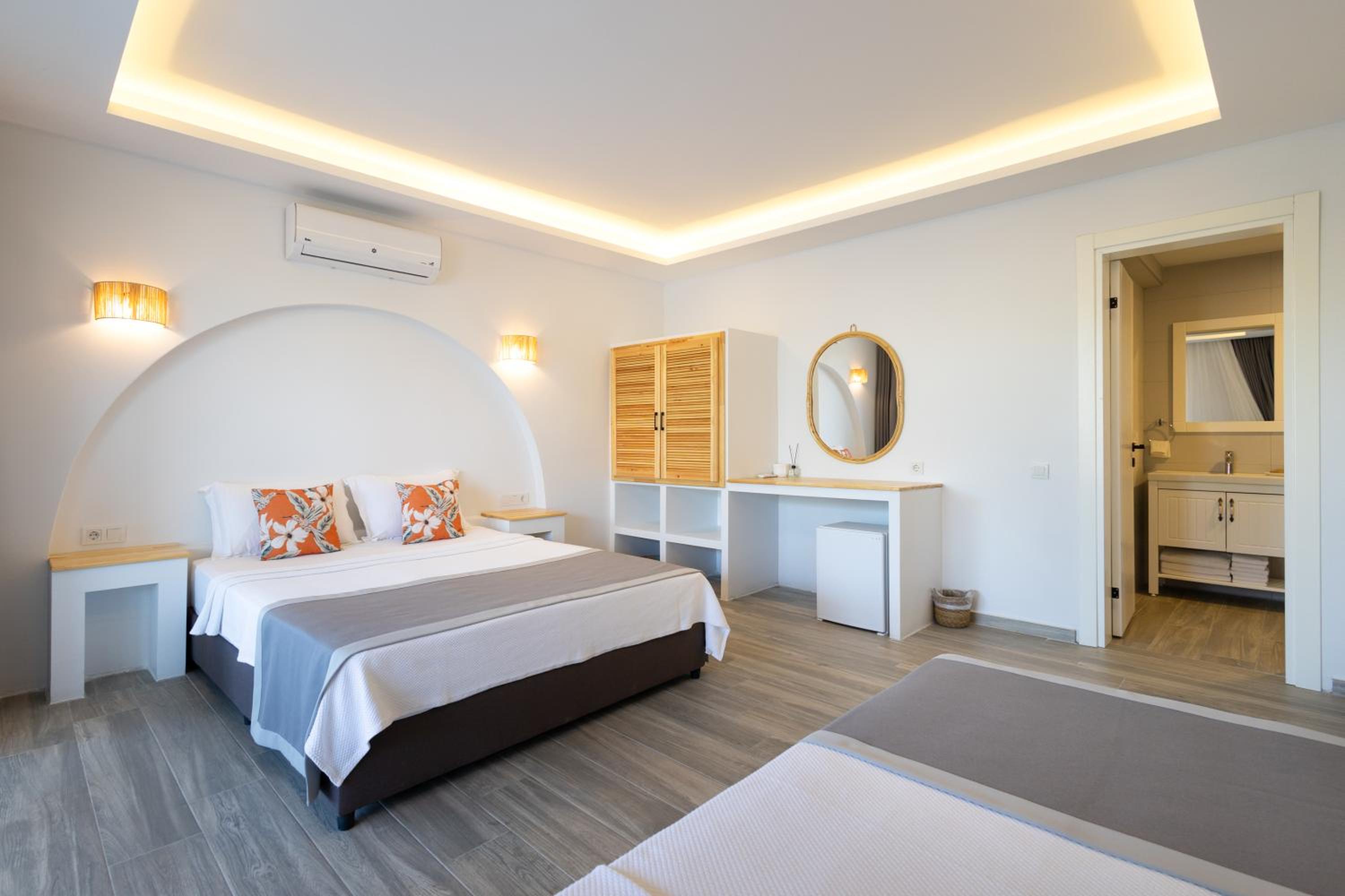 Standard Double Room - Photo 22