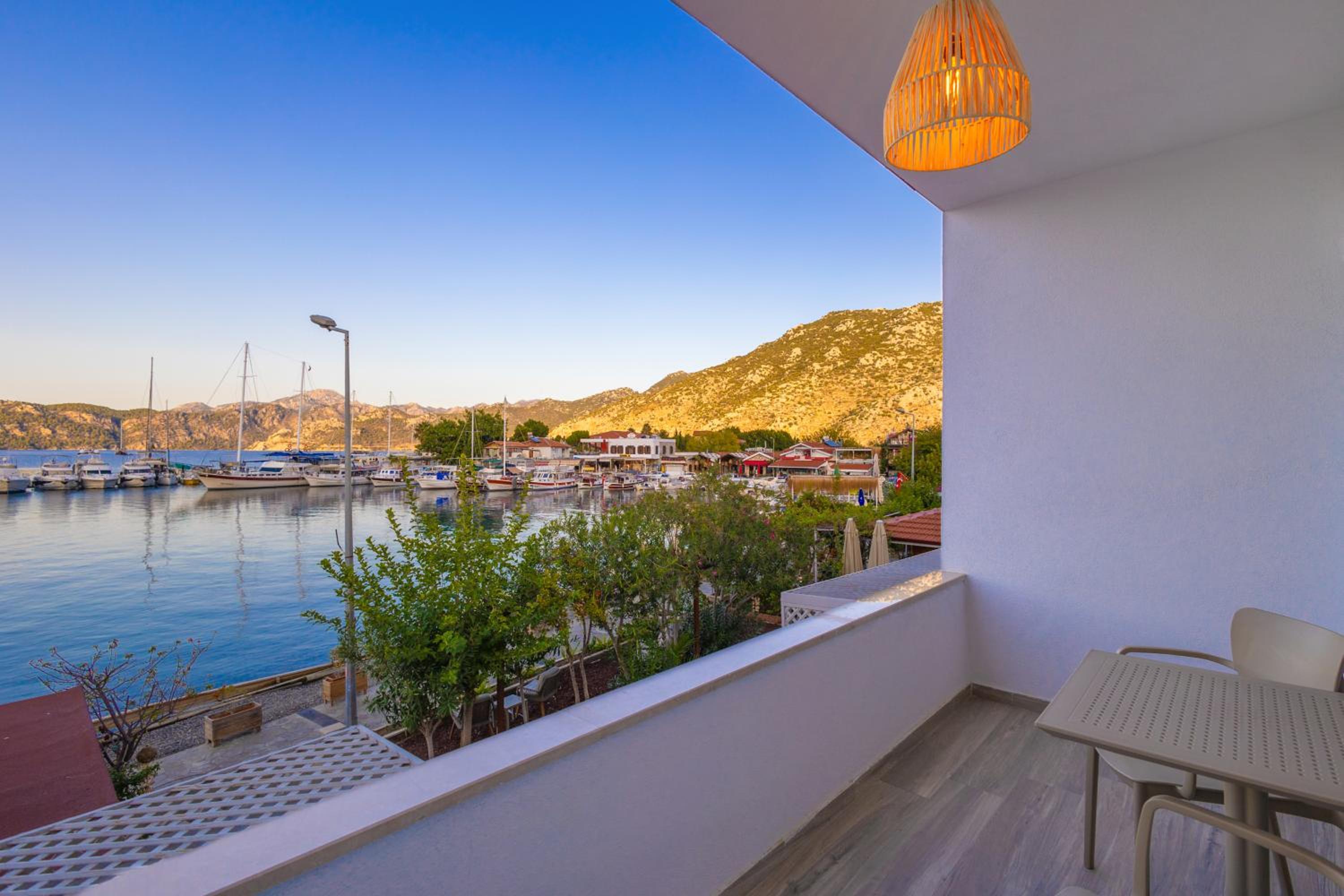 Family Room with Sea View - Photo 13