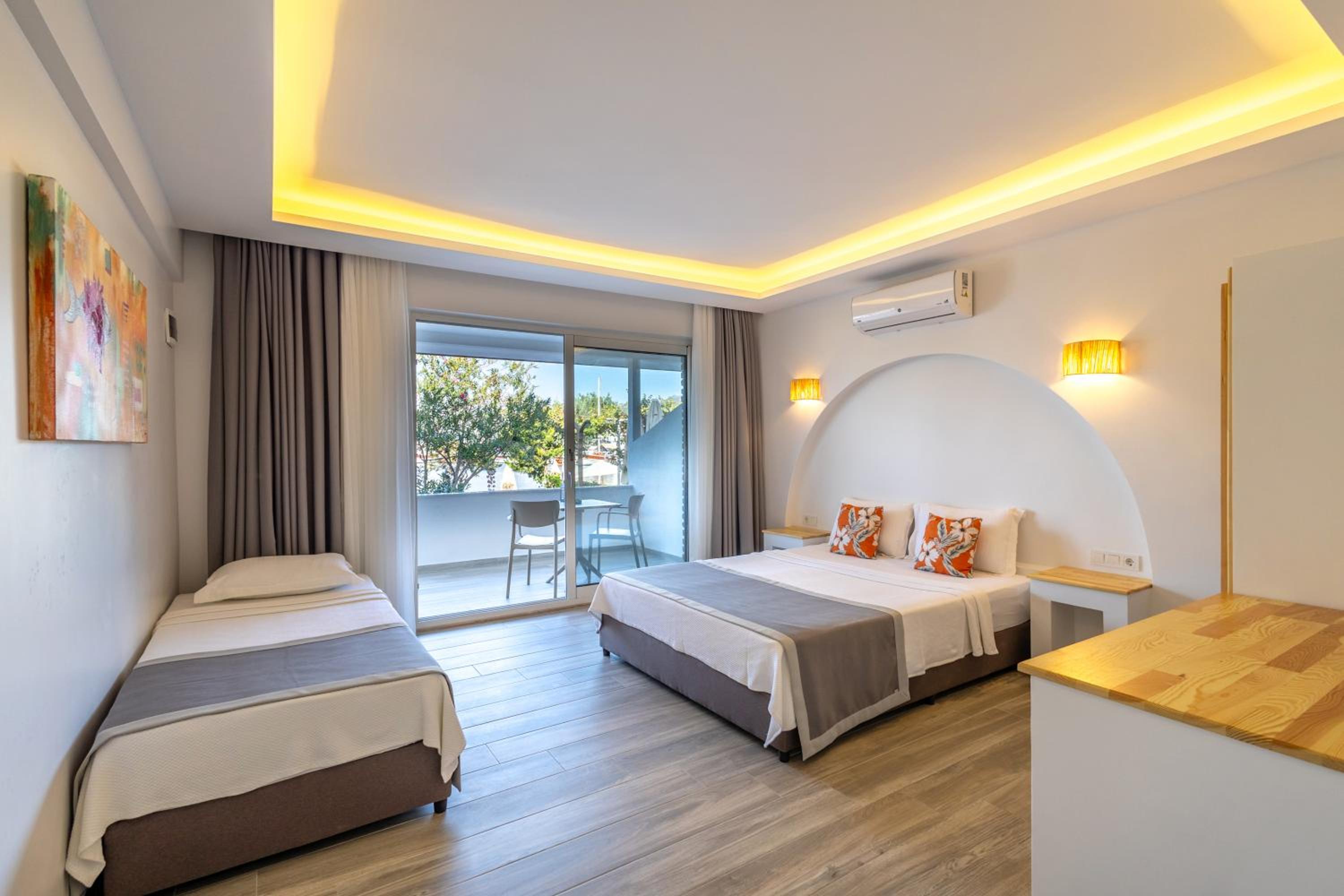 Standard Double Room - Photo 19