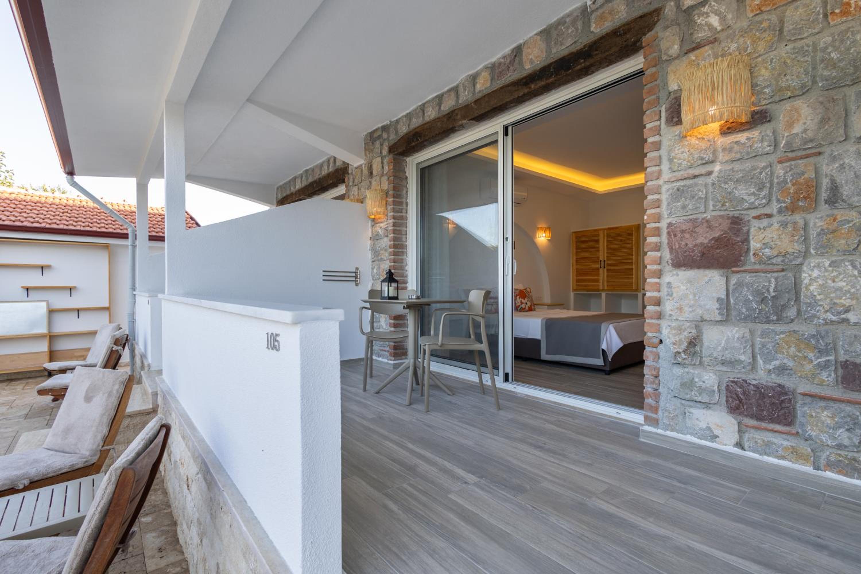 Standard Double Room - Photo 14