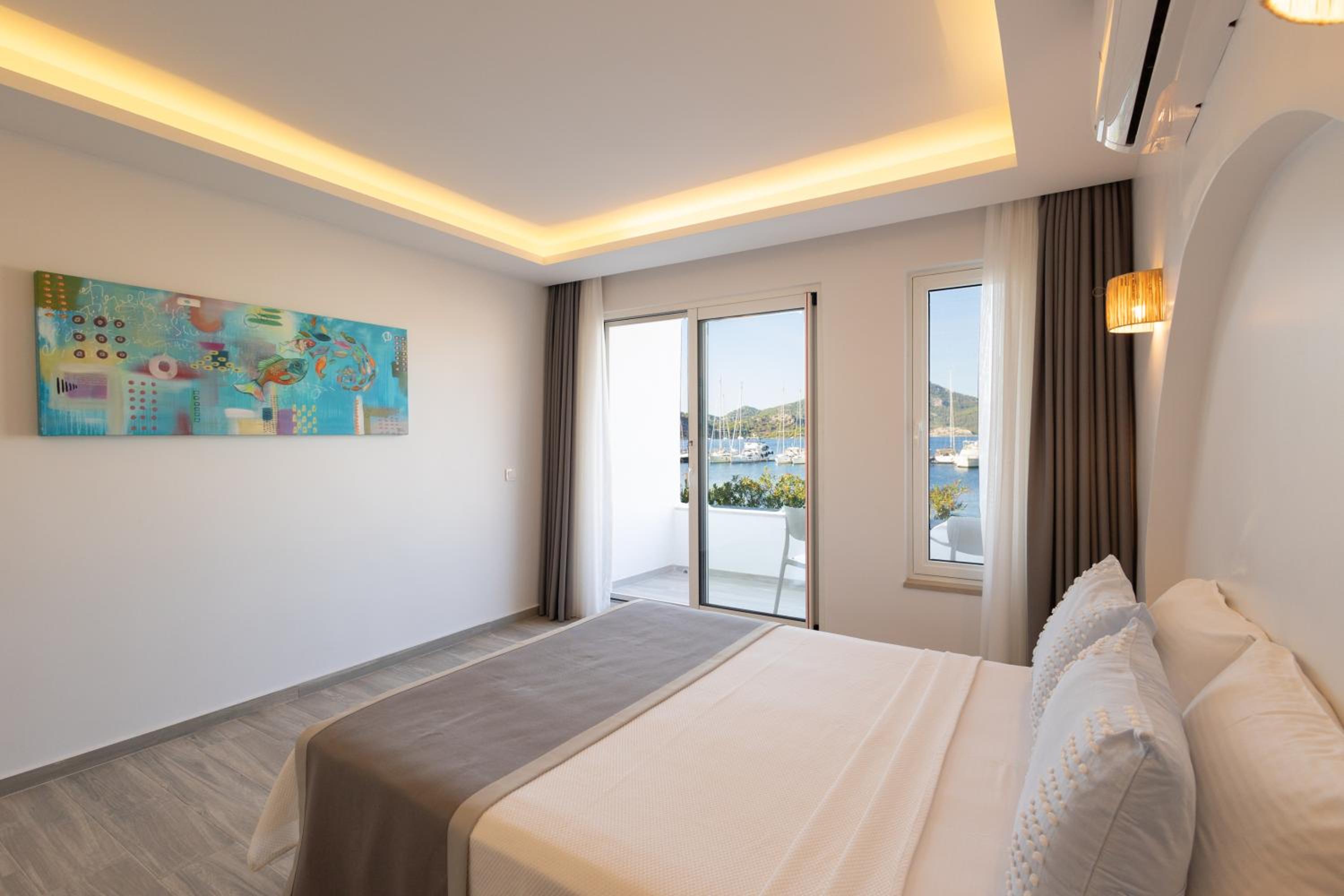 Standard Double Room - Photo 13