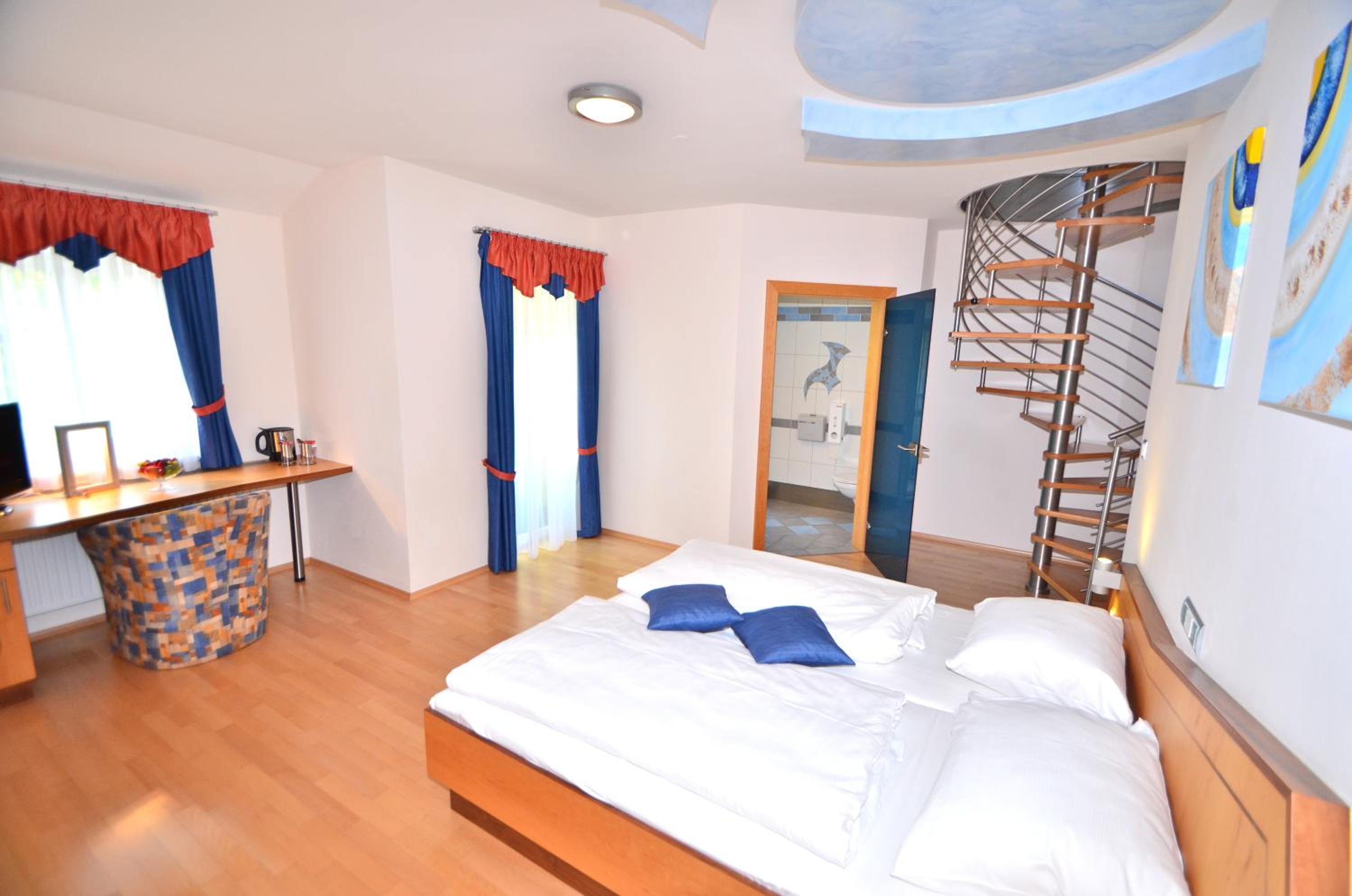 Duplex Suite - Photo 1