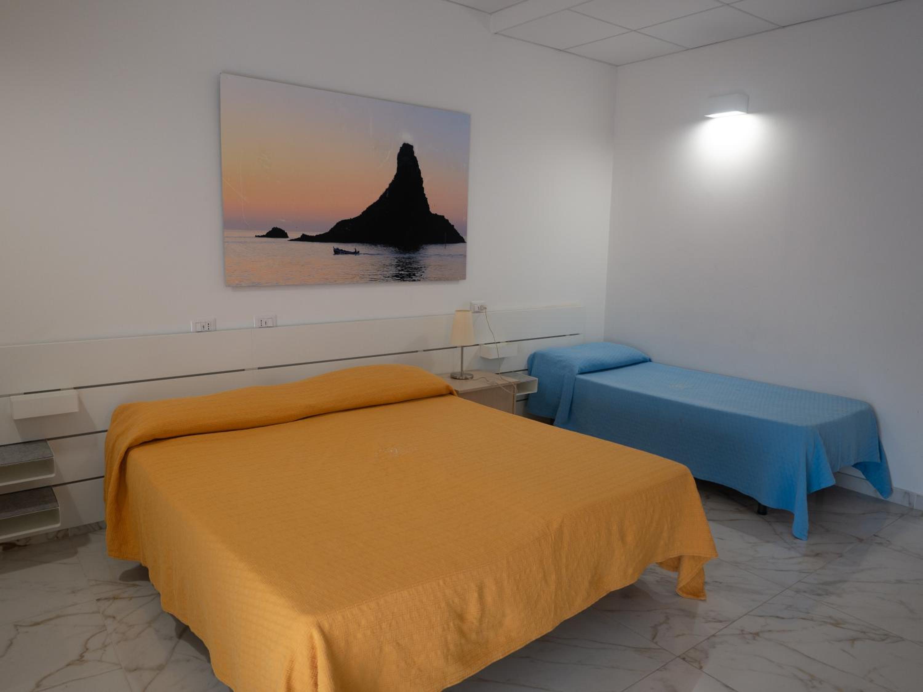 Basic Triple Room photo 3