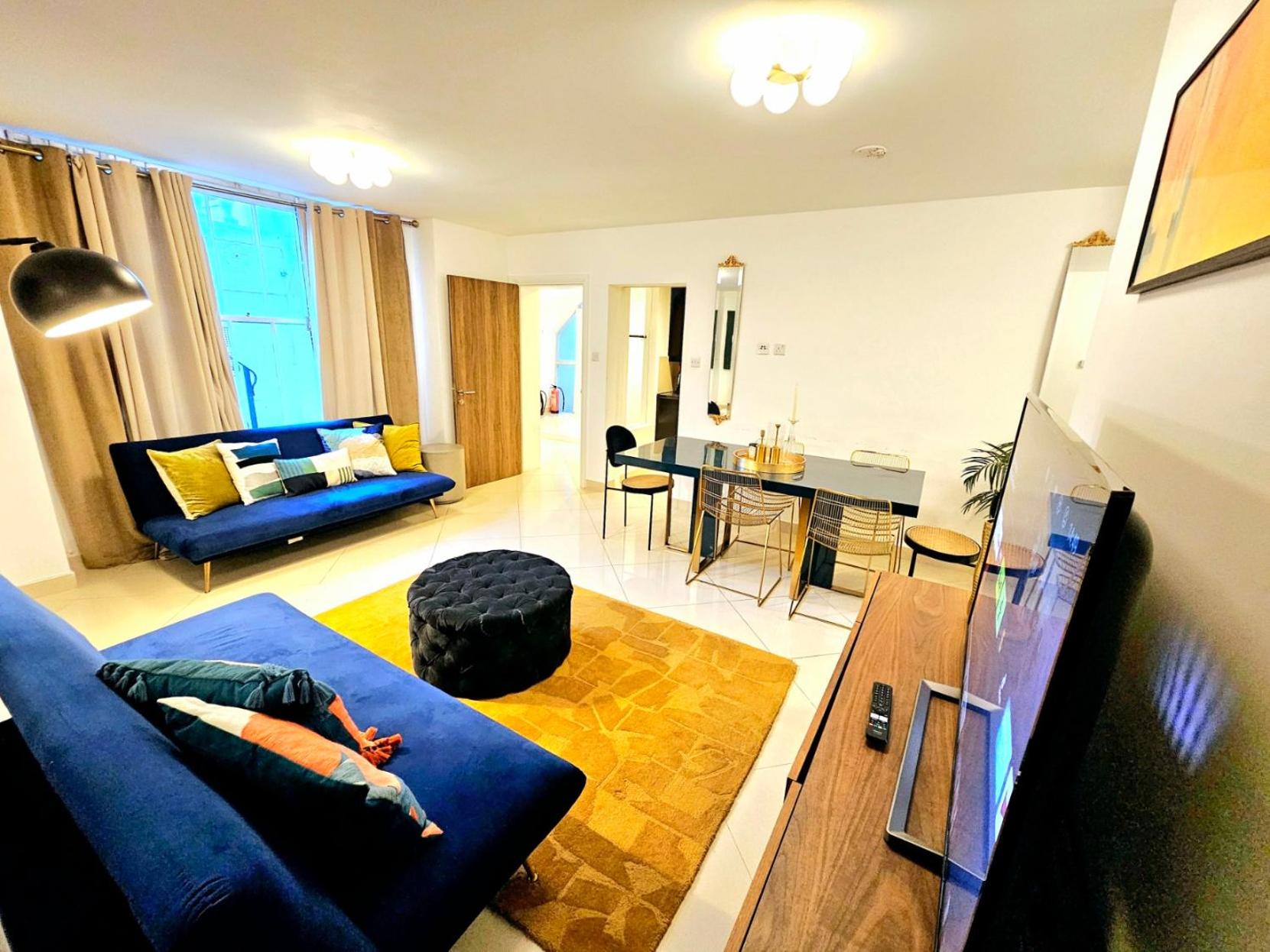 One-Bedroom Apartment photo 1