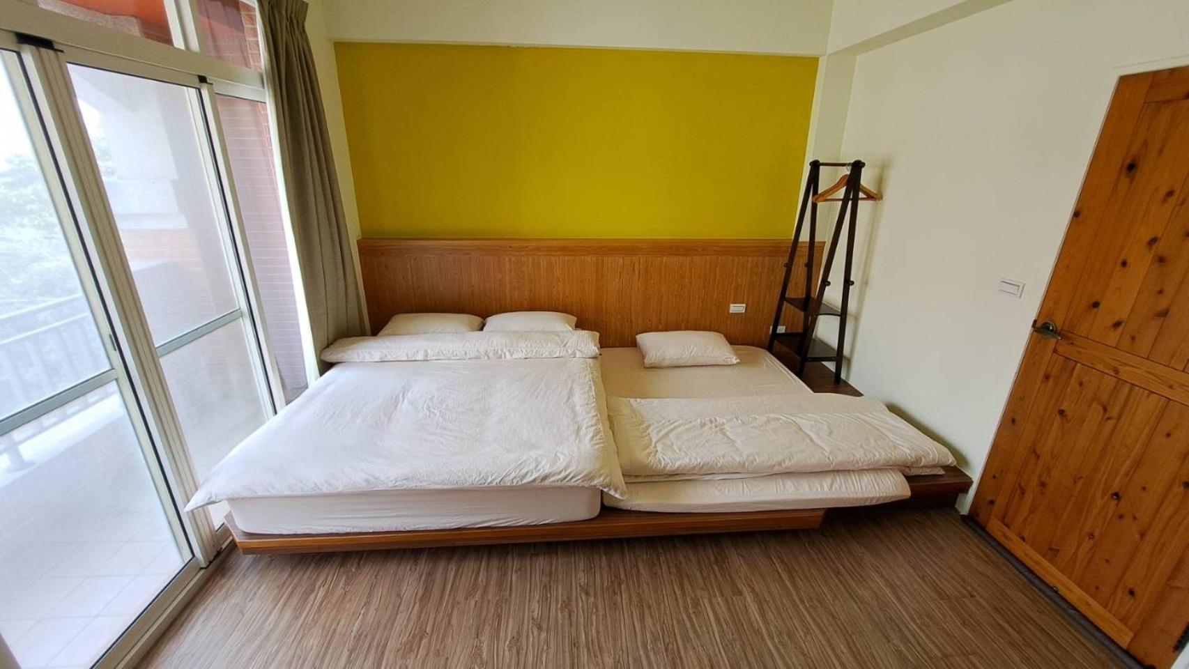 Quadruple Room with Private Bathroom photo 1