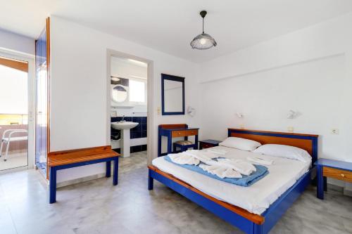 Studio with Limited Sea View