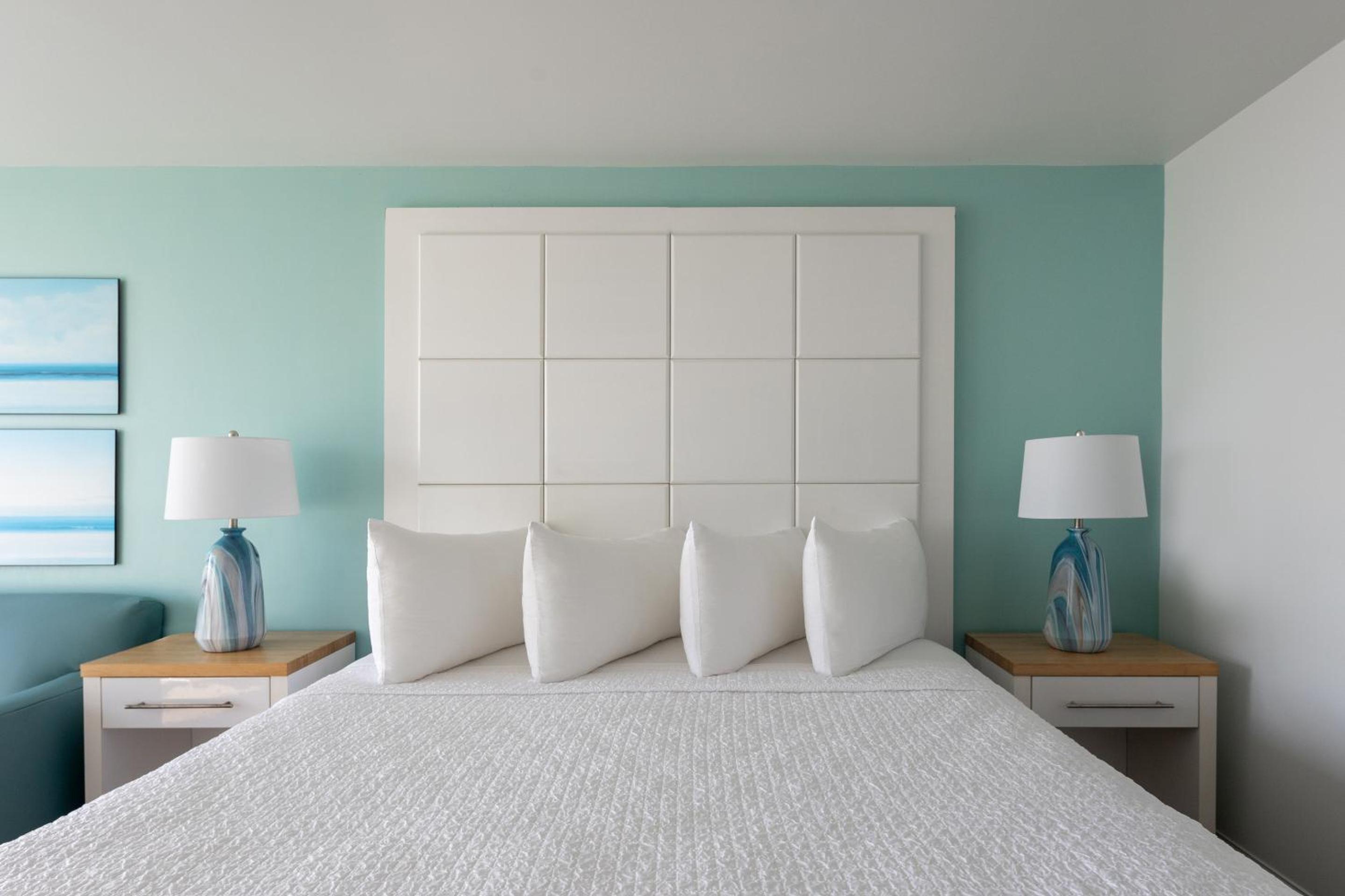 Deluxe King Room photo 1