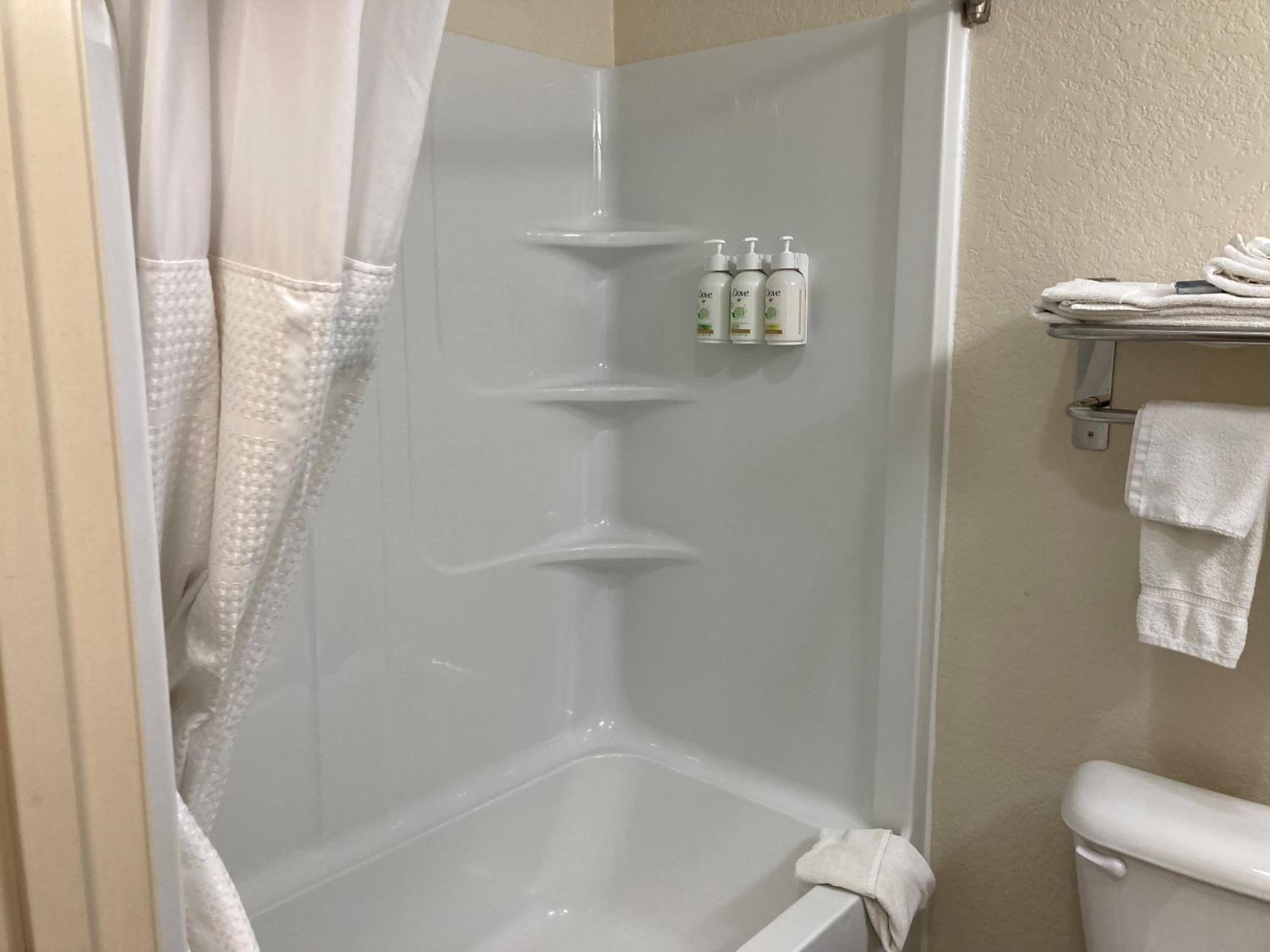 King Room with Bathtub - Mobility Accessible/Non-Smoking photo 3