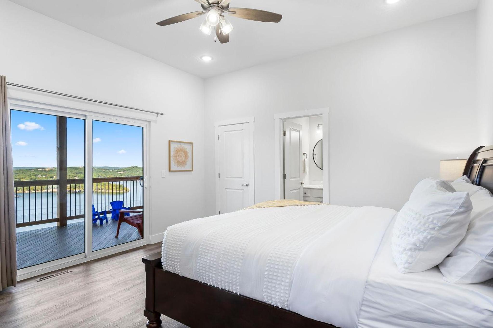 Fourteen-Bedroom Apartment photo 1