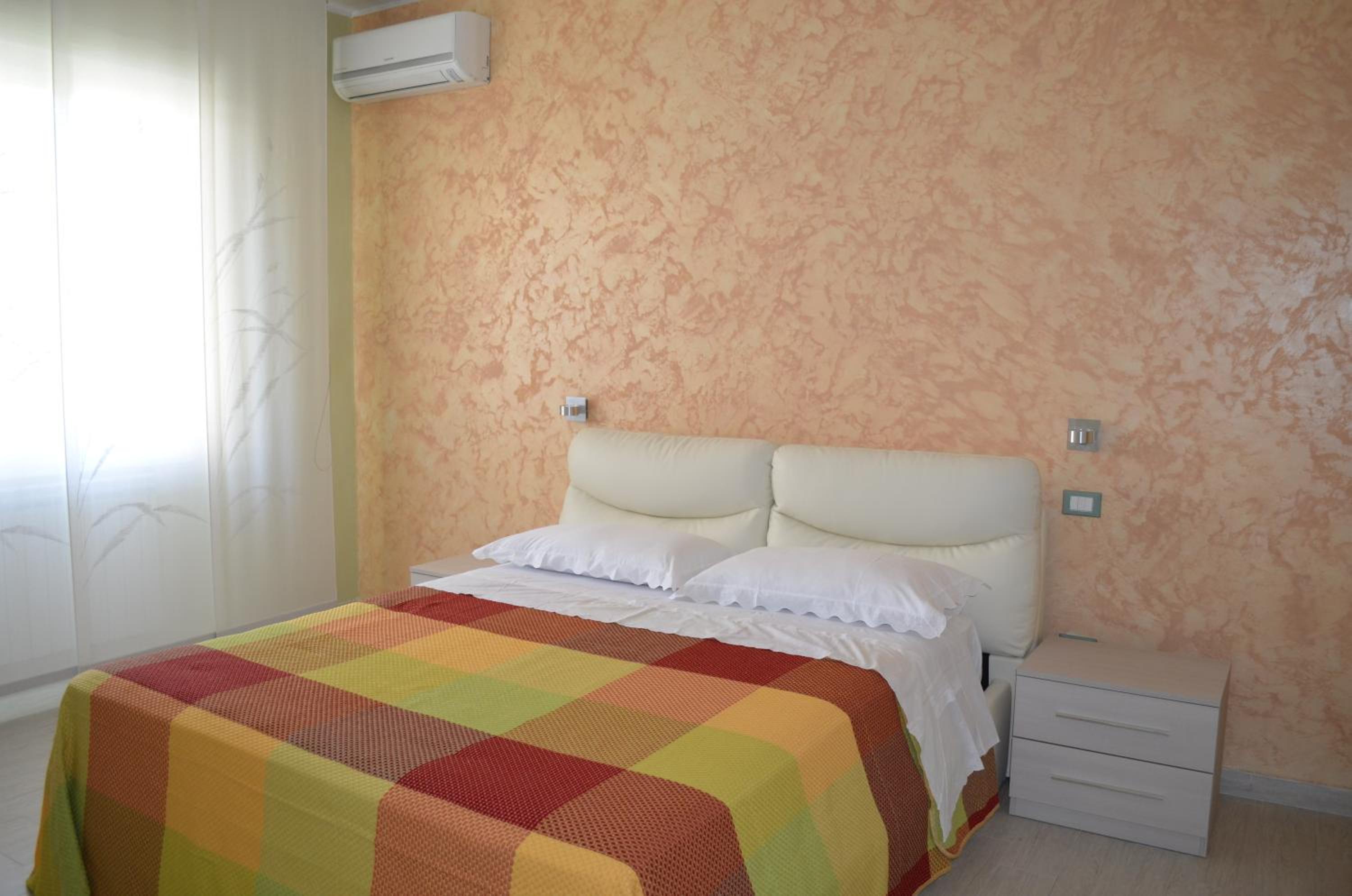 Double Room - Photo 7