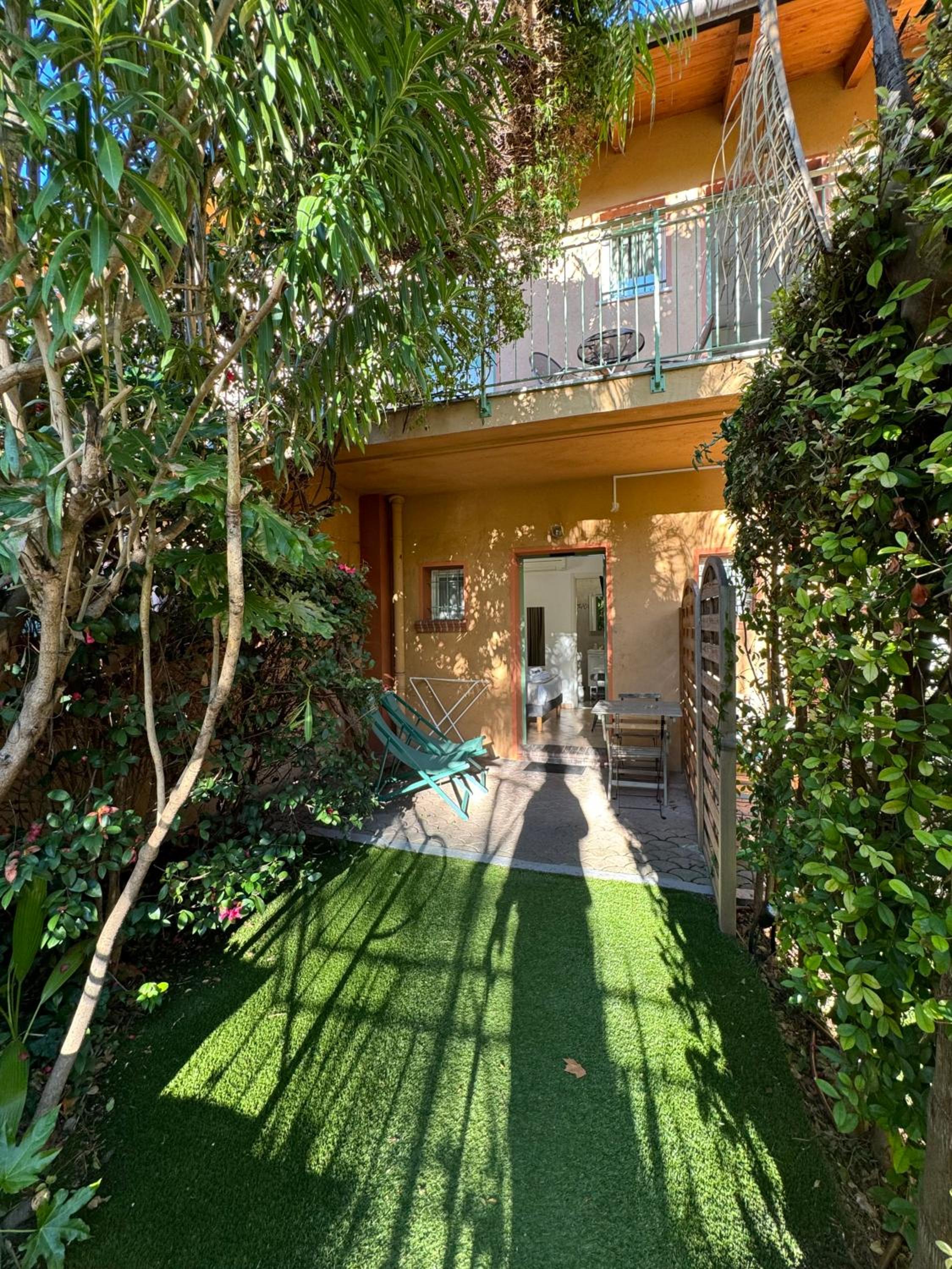 Standard Double or Twin Room - Garden Side - Photo 18