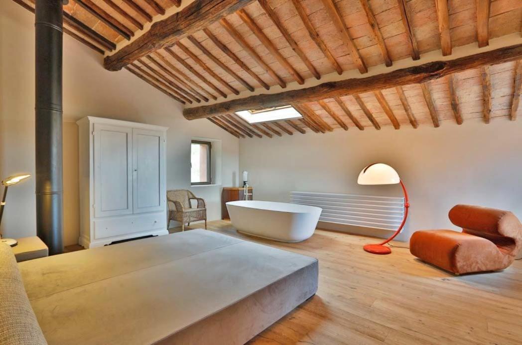Villa photo 1