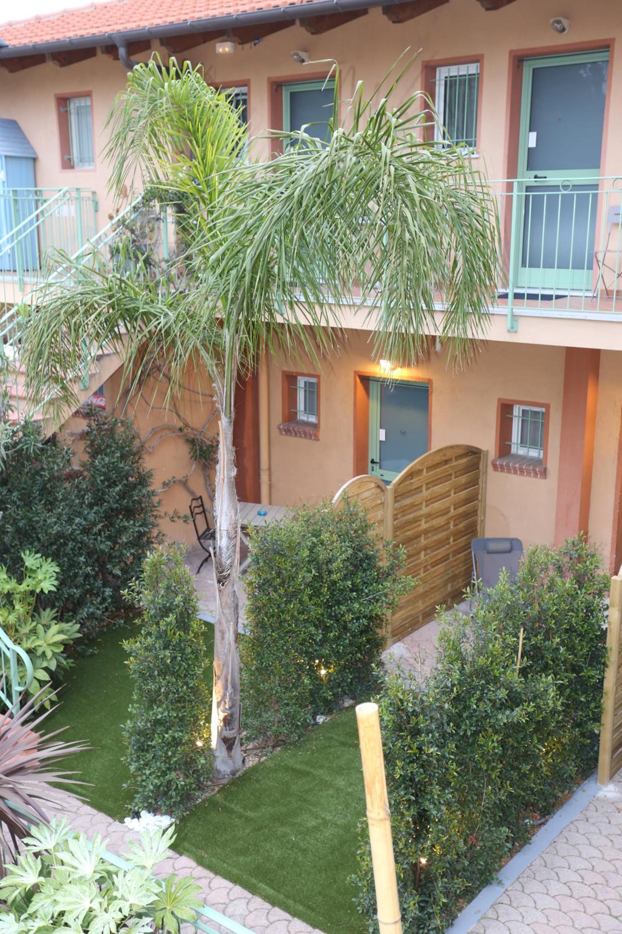 Standard Double or Twin Room - Garden Side - Photo 11