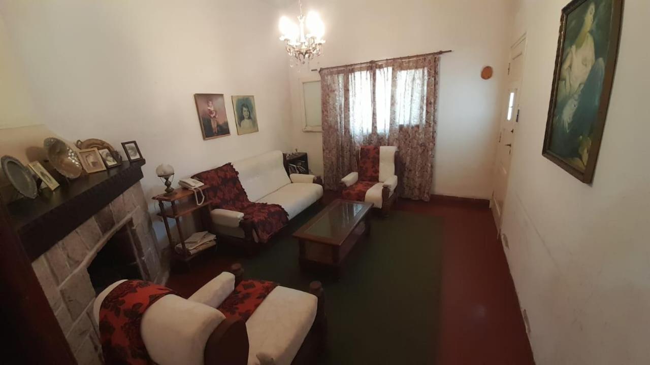 One-Bedroom House photo 1