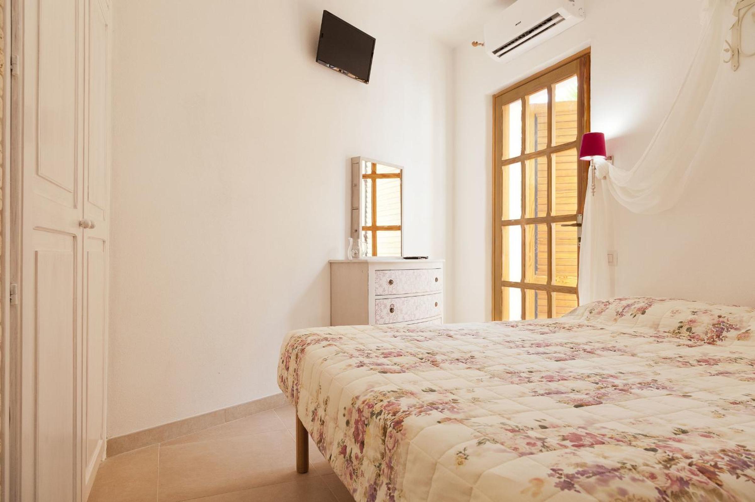 Double Room with Private Bathroom photo 2