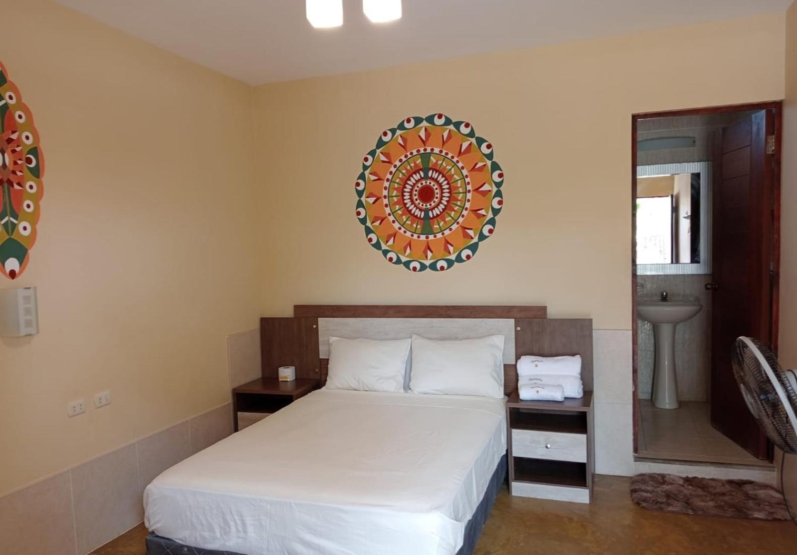 Queen Room photo 1