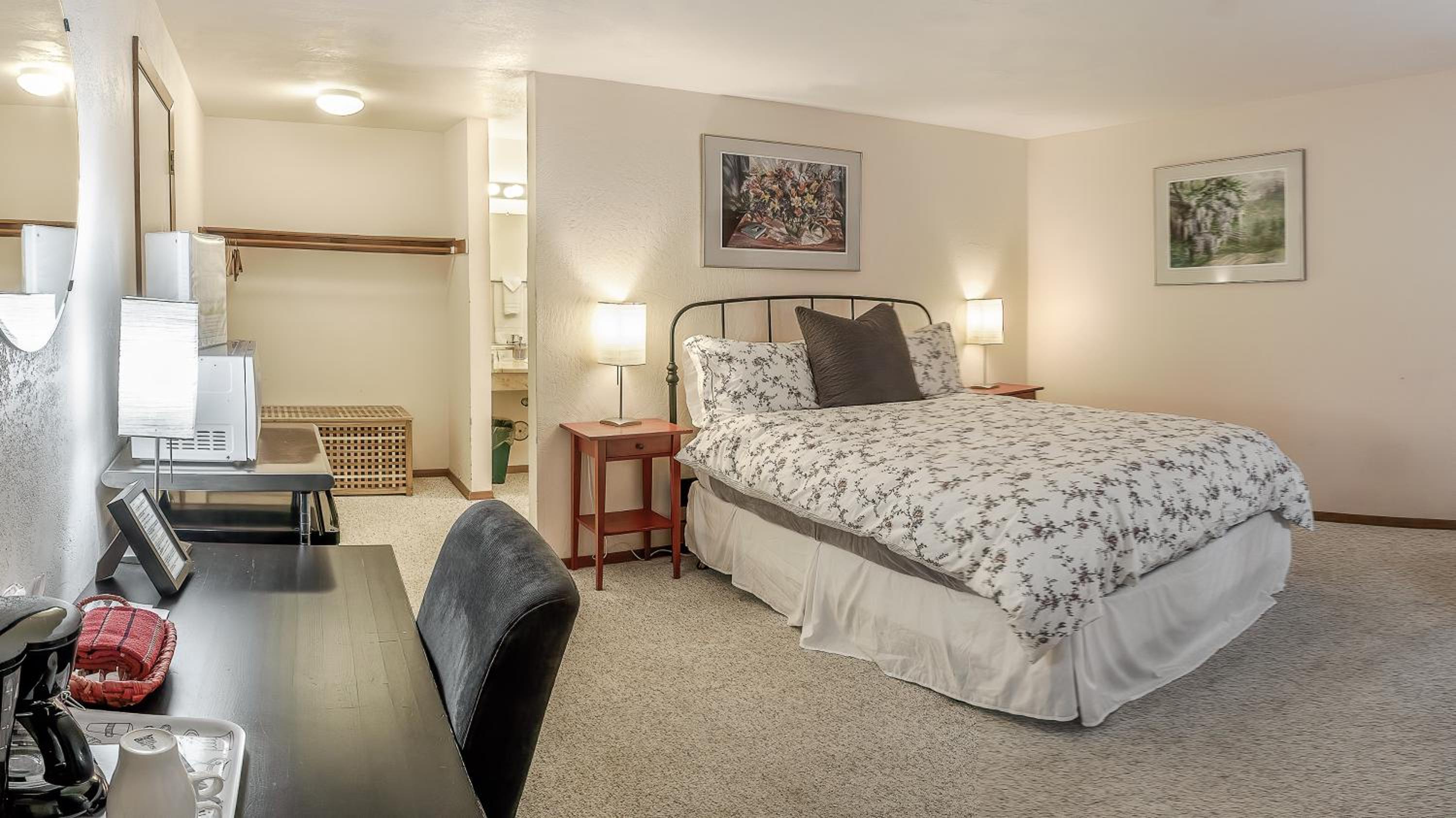 Queen Room photo 3