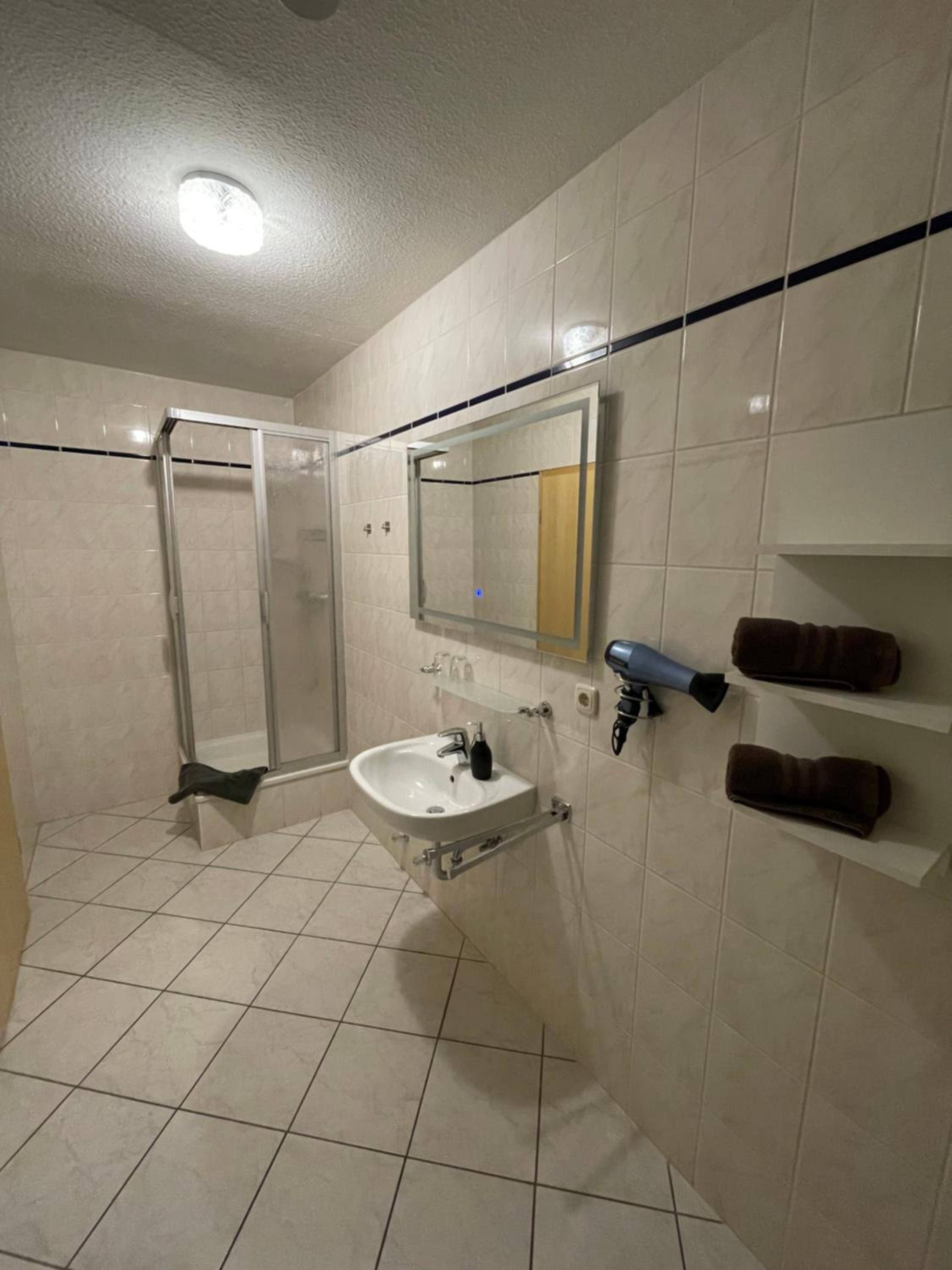 Double Room with Private Bathroom photo 3