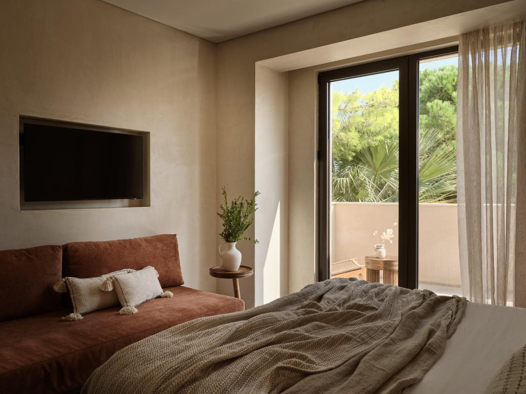 Elite Suite with private jacuzzi veranda and partial sea view