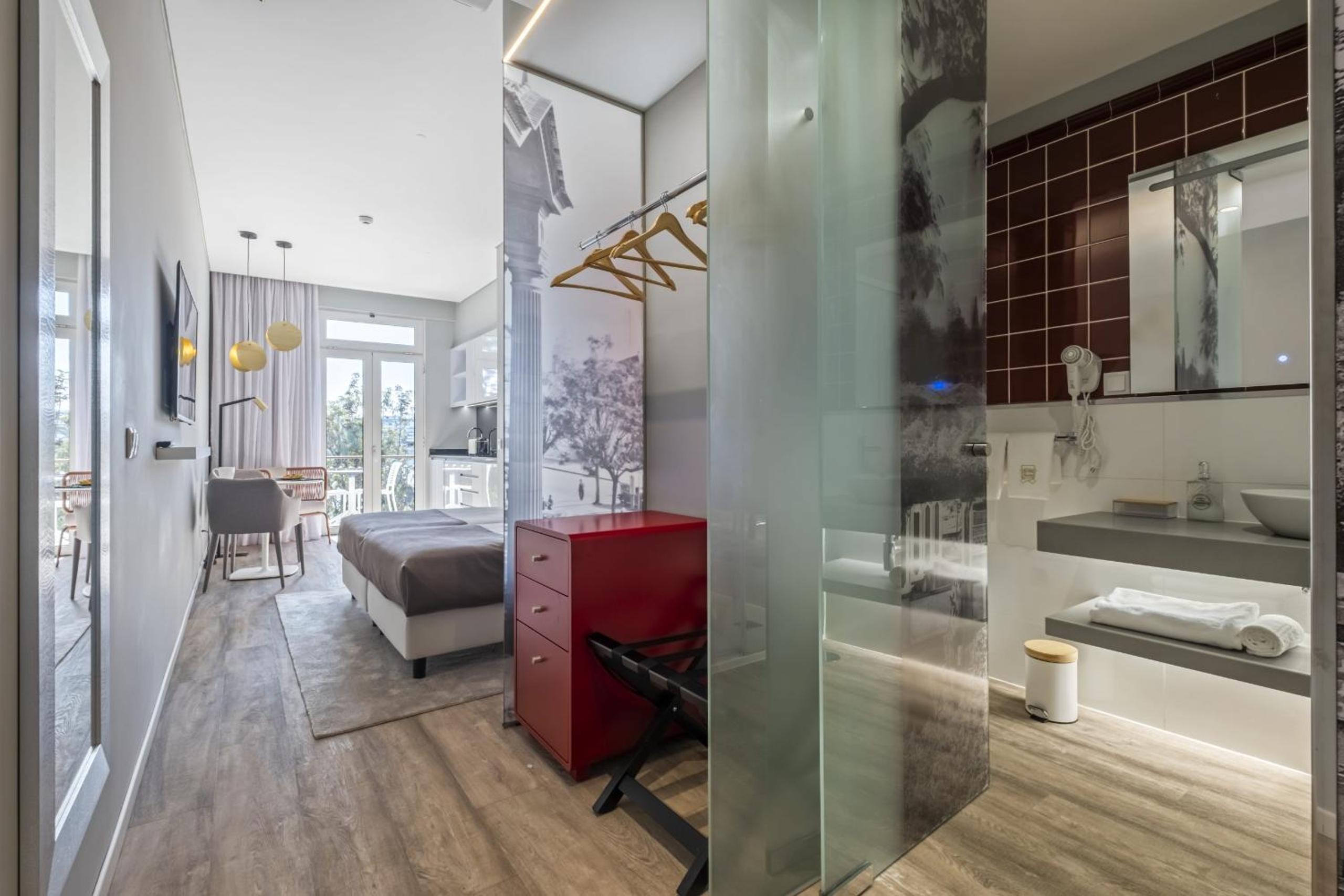 Deluxe One-Bedroom Apartment with Ocean View photo 3