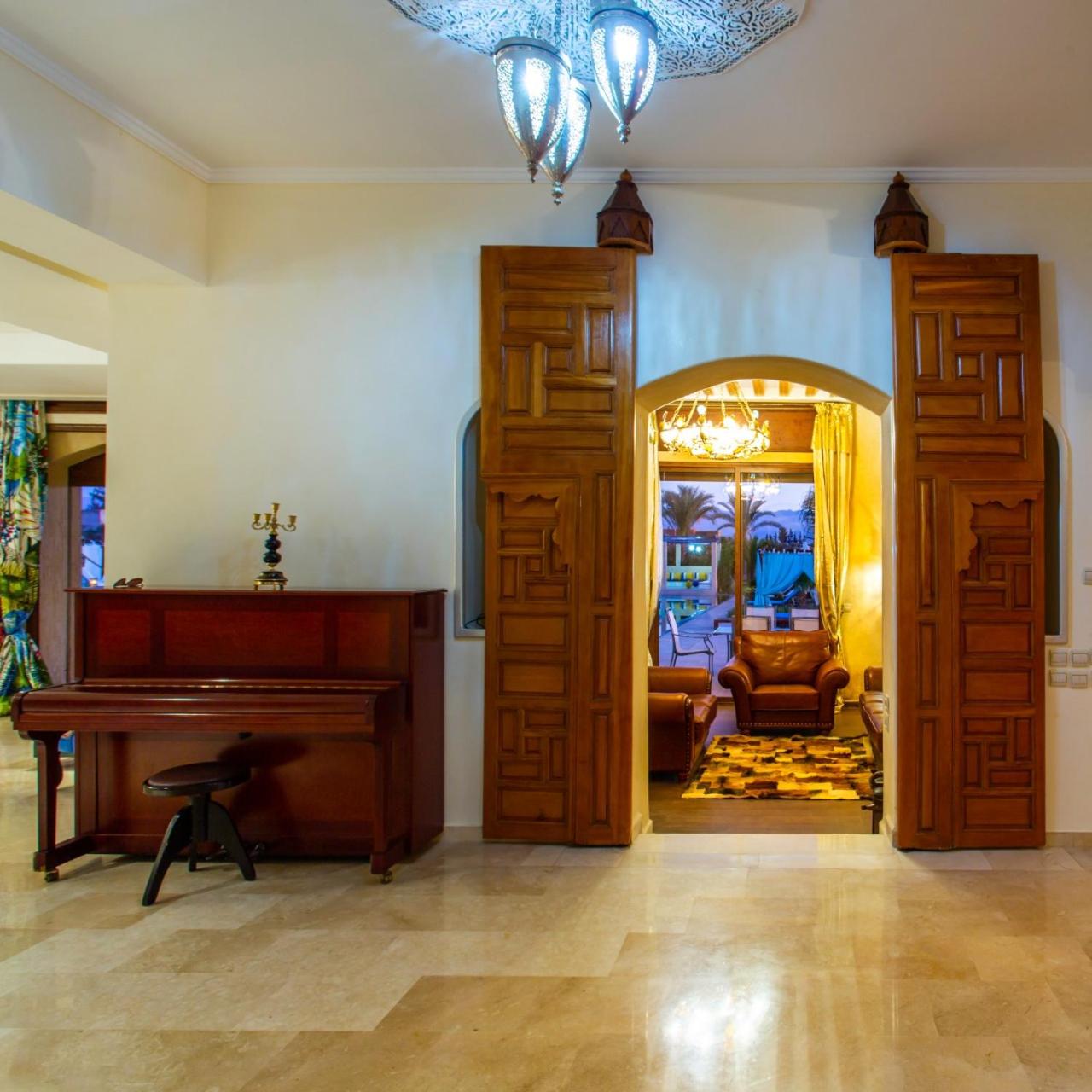 Deluxe Suite - Photo 8